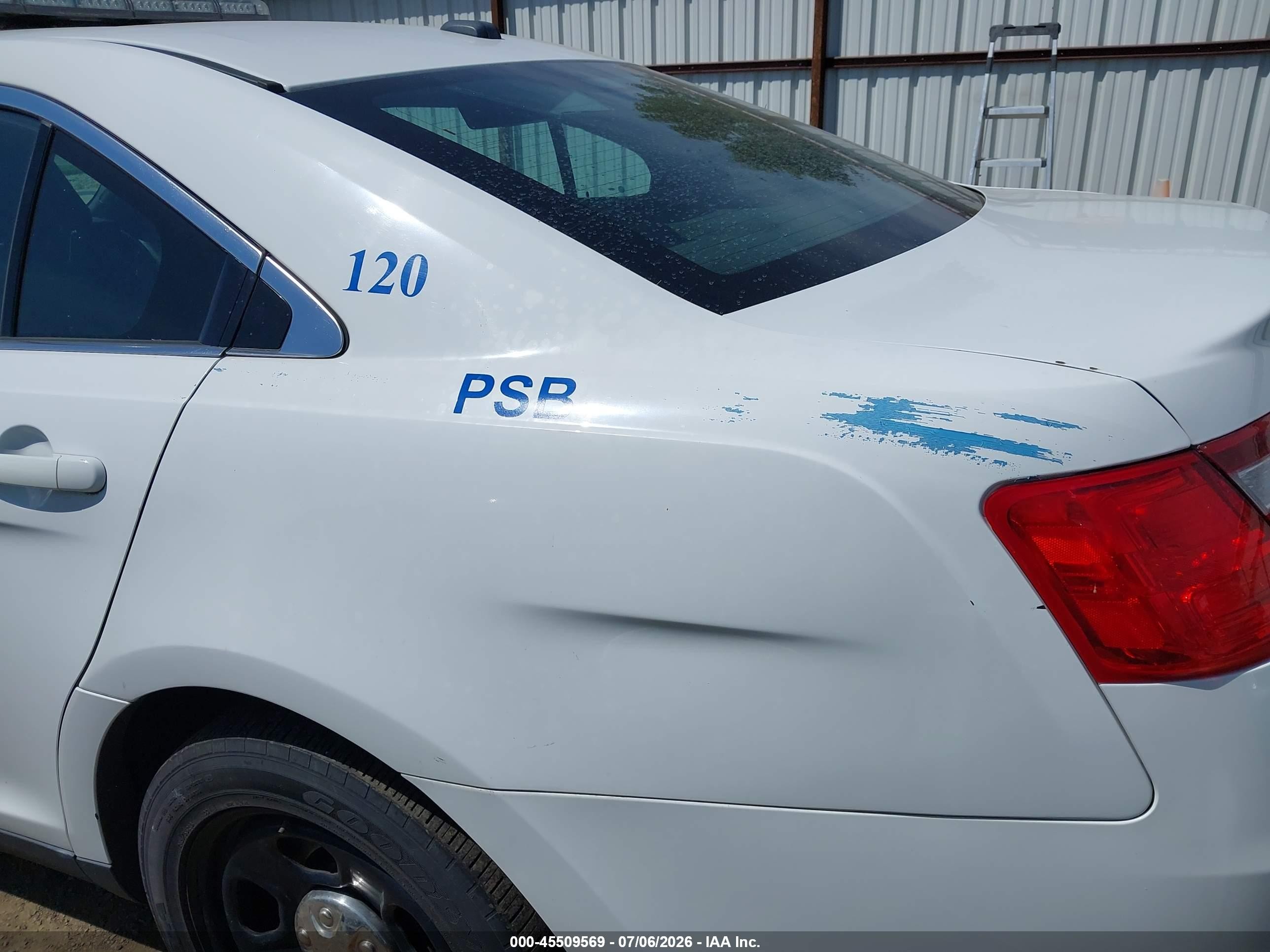 2015 Ford Taurus   White vin: 1FAHP2MK3FG176357