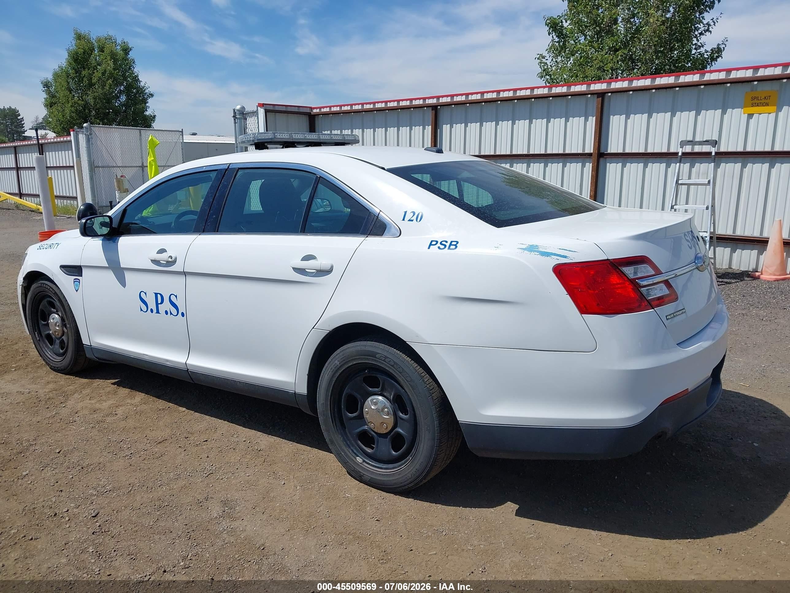2015 Ford Taurus   White vin: 1FAHP2MK3FG176357