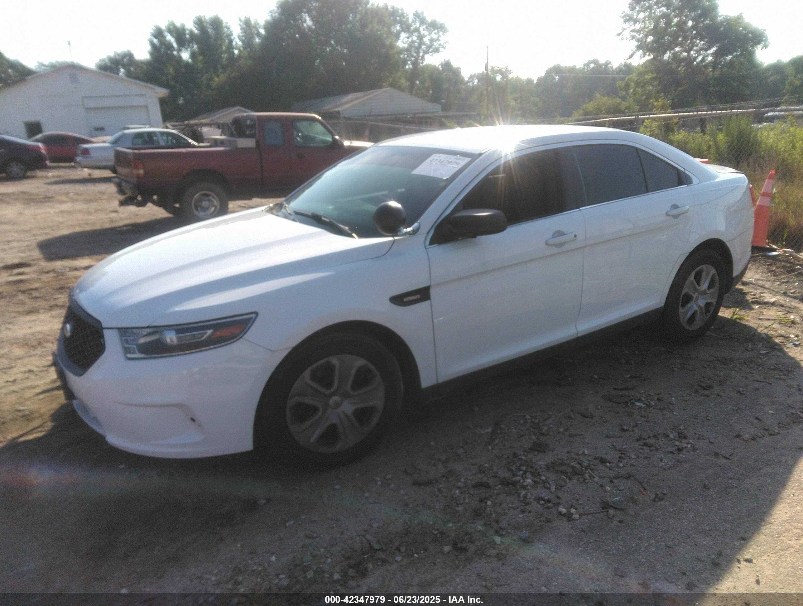 2015 Ford Police Interceptor   White vin: 1FAHP2MK3FG184832
