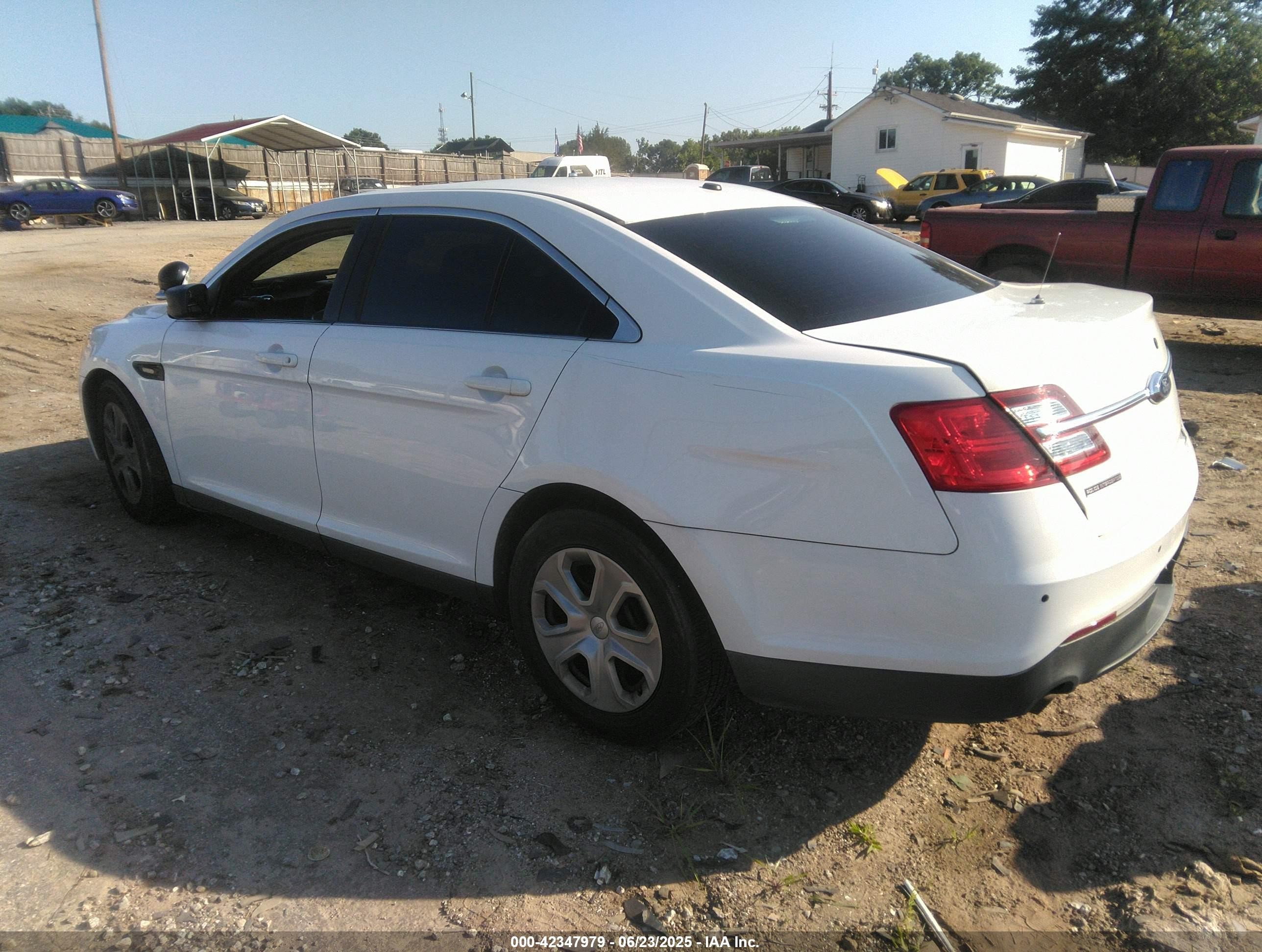 2015 Ford Police Interceptor   White vin: 1FAHP2MK3FG184832
