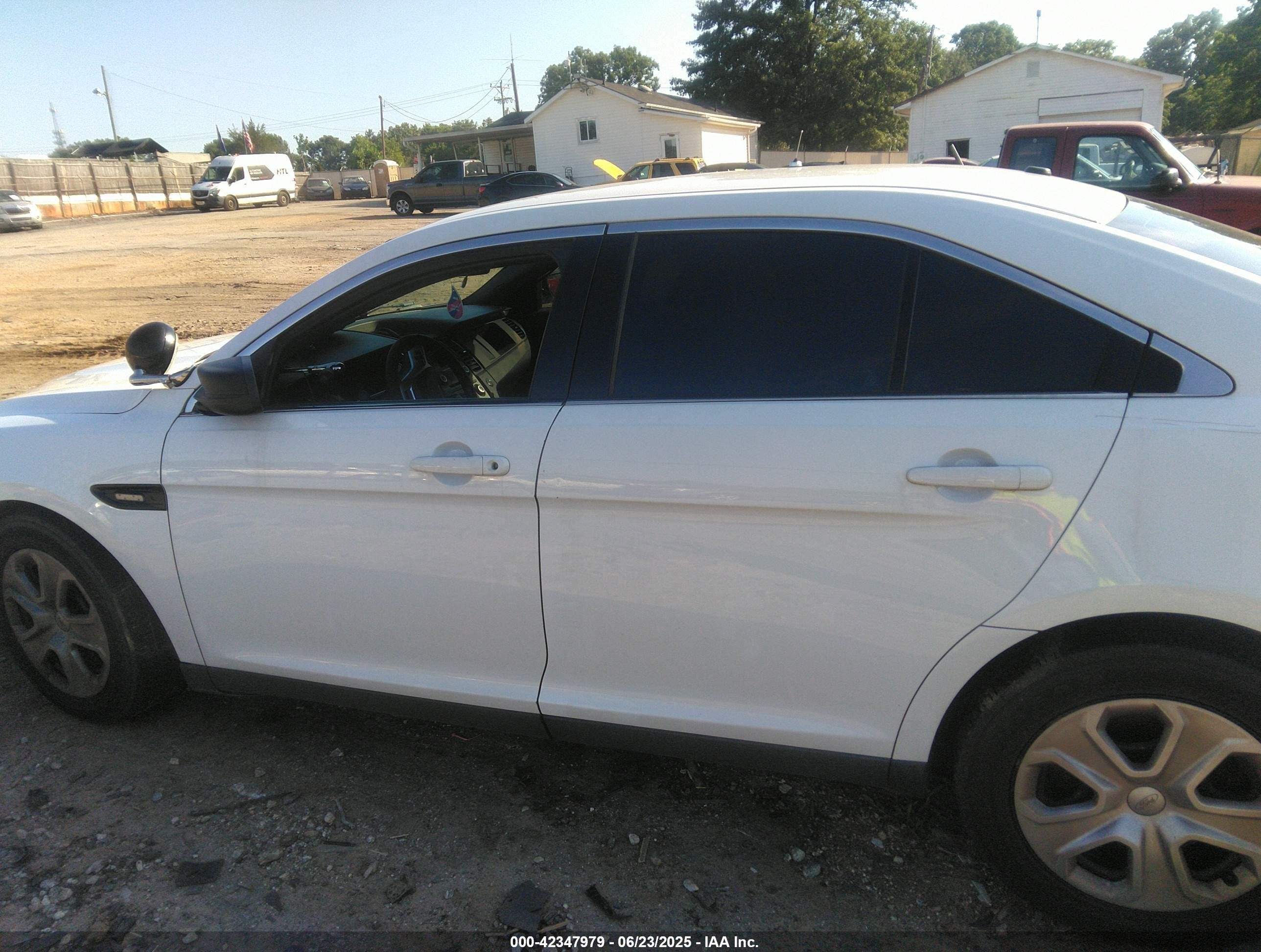 2015 Ford Police Interceptor   White vin: 1FAHP2MK3FG184832
