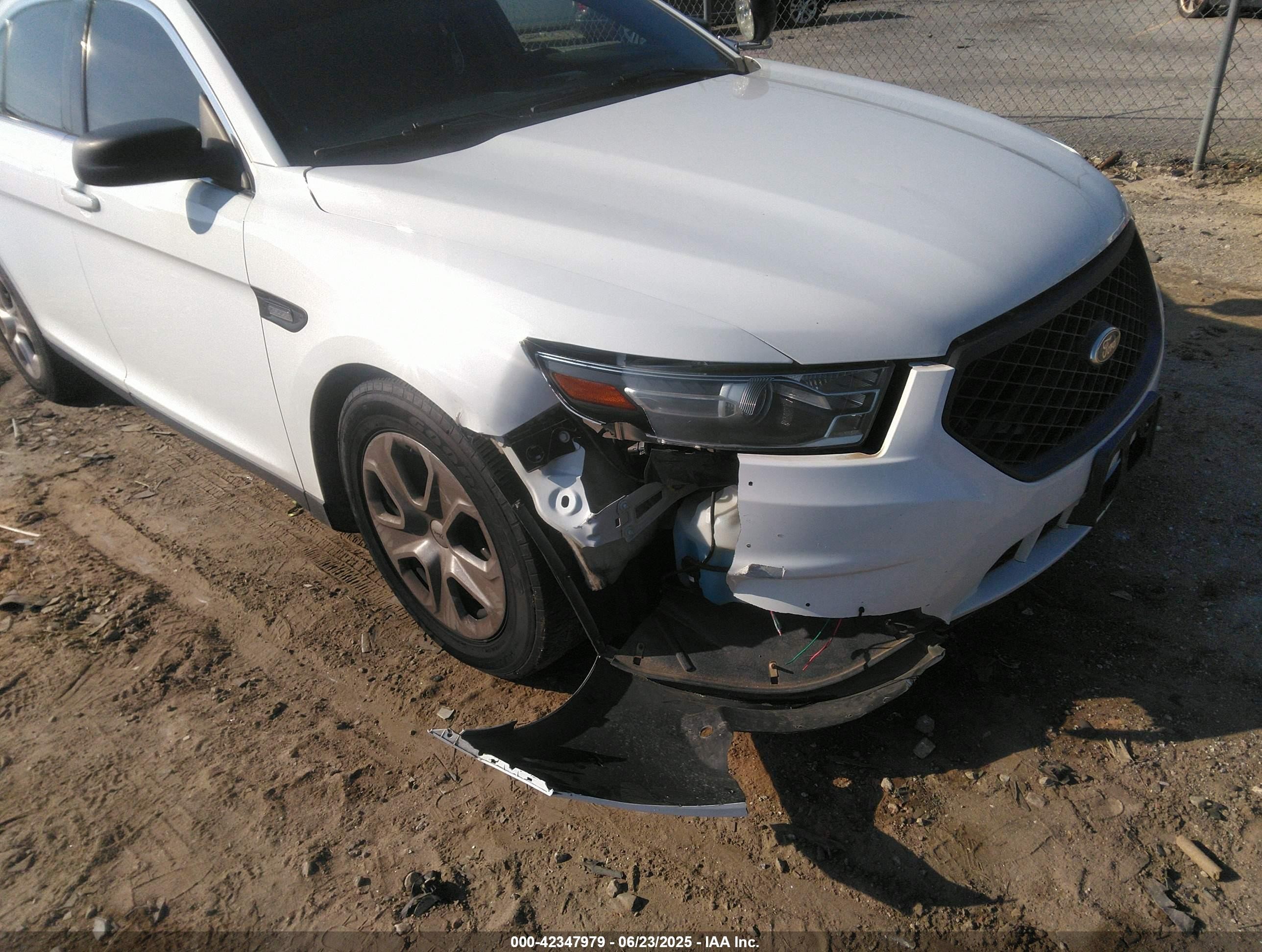 2015 Ford Police Interceptor   White vin: 1FAHP2MK3FG184832