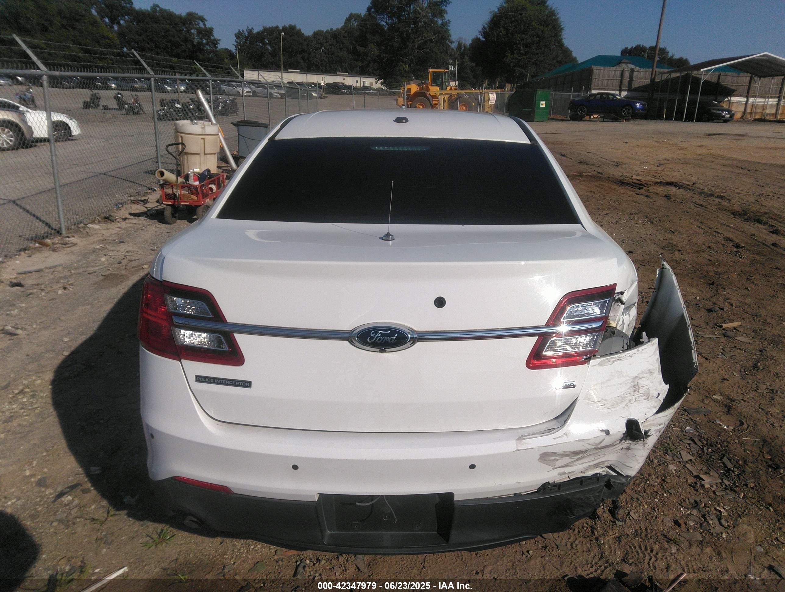 2015 Ford Police Interceptor   White vin: 1FAHP2MK3FG184832