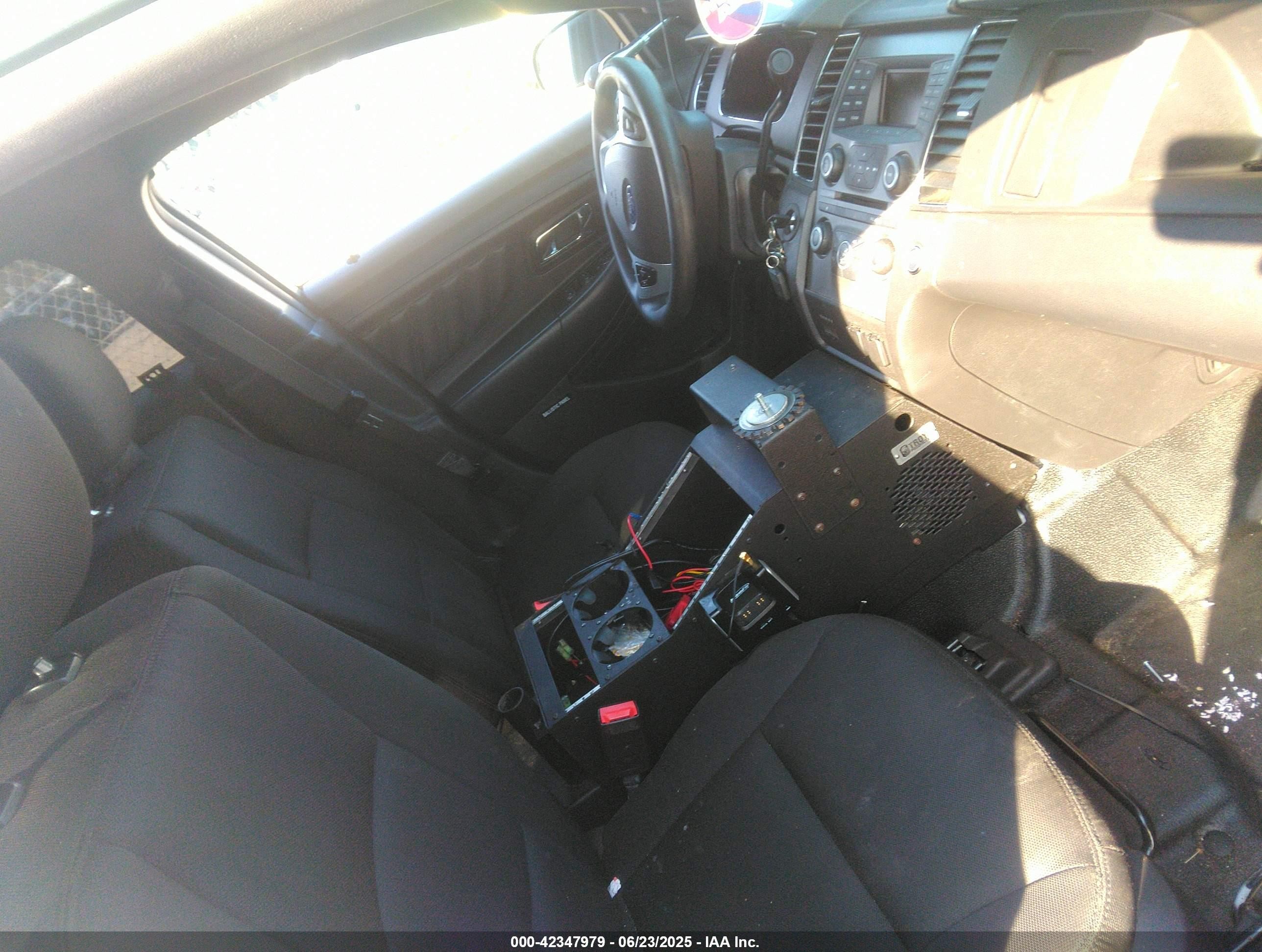 2015 Ford Police Interceptor   White vin: 1FAHP2MK3FG184832