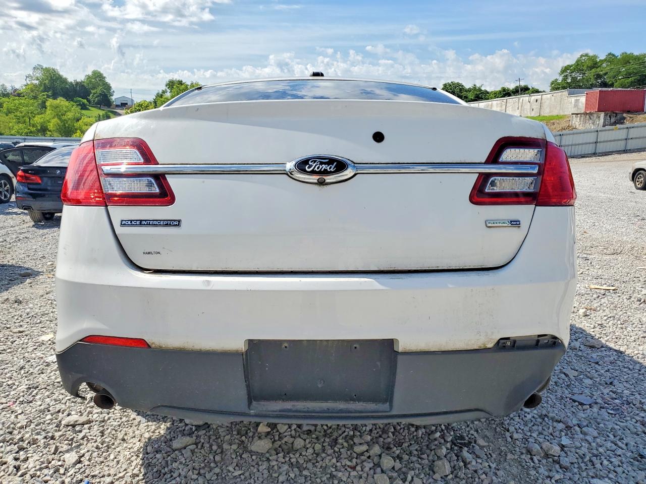 2015 Ford Taurus Police Interceptor White vin: 1FAHP2MK3FG208143