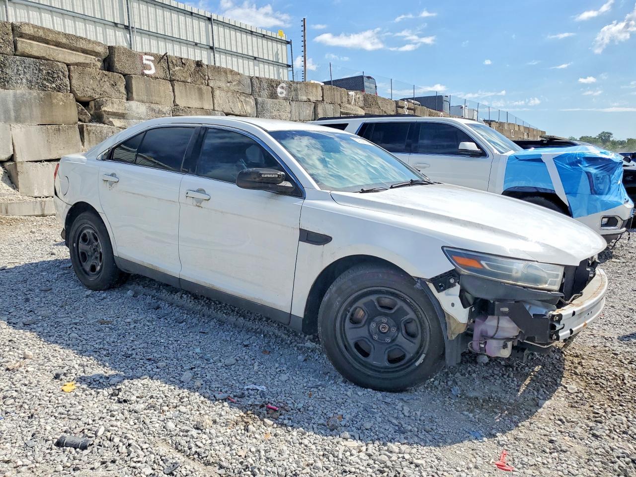 2015 Ford Taurus Police Interceptor White vin: 1FAHP2MK3FG208143