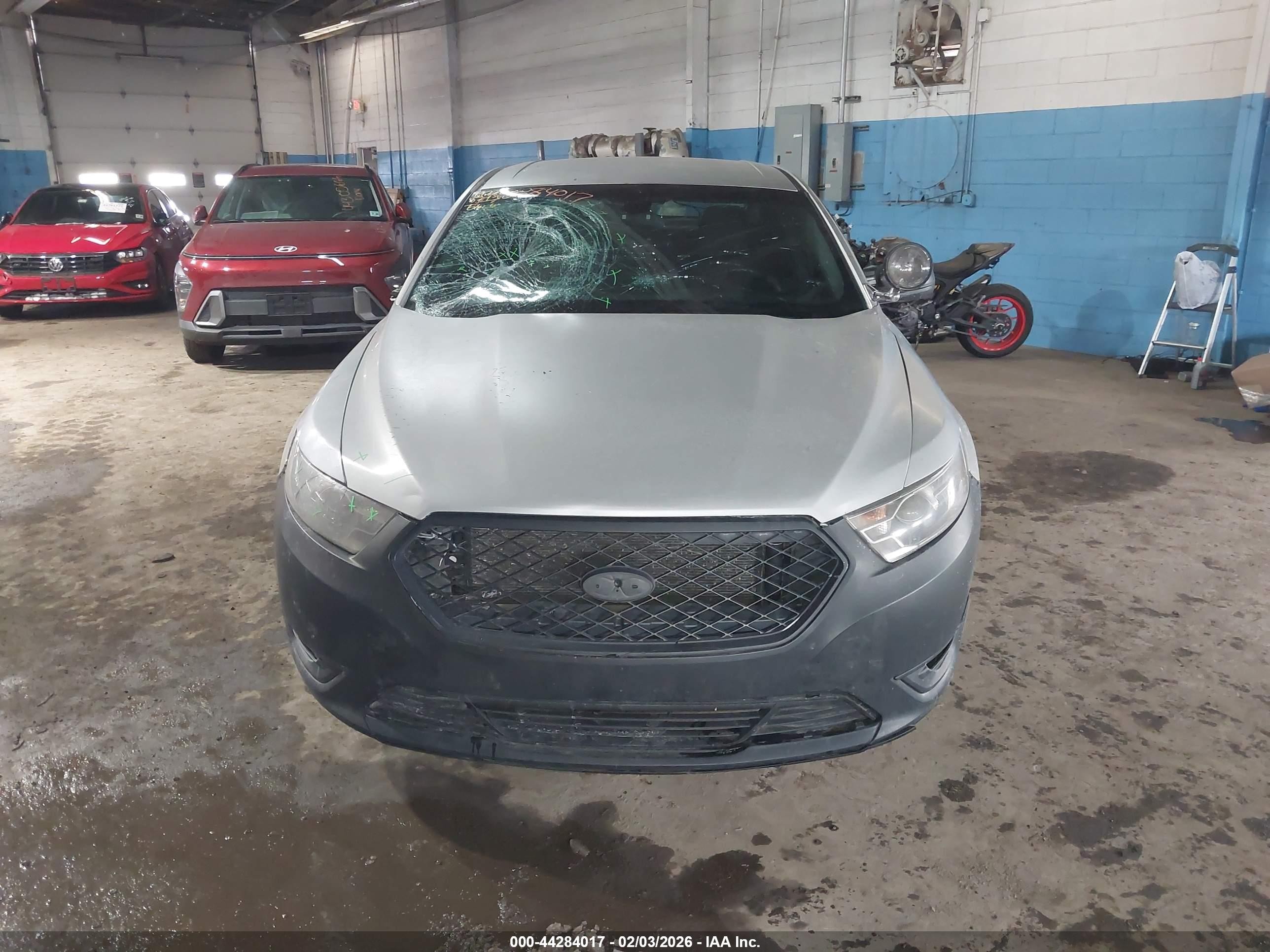 2014 Ford Police Interceptor   Silver vin: 1FAHP2MK4EG124119