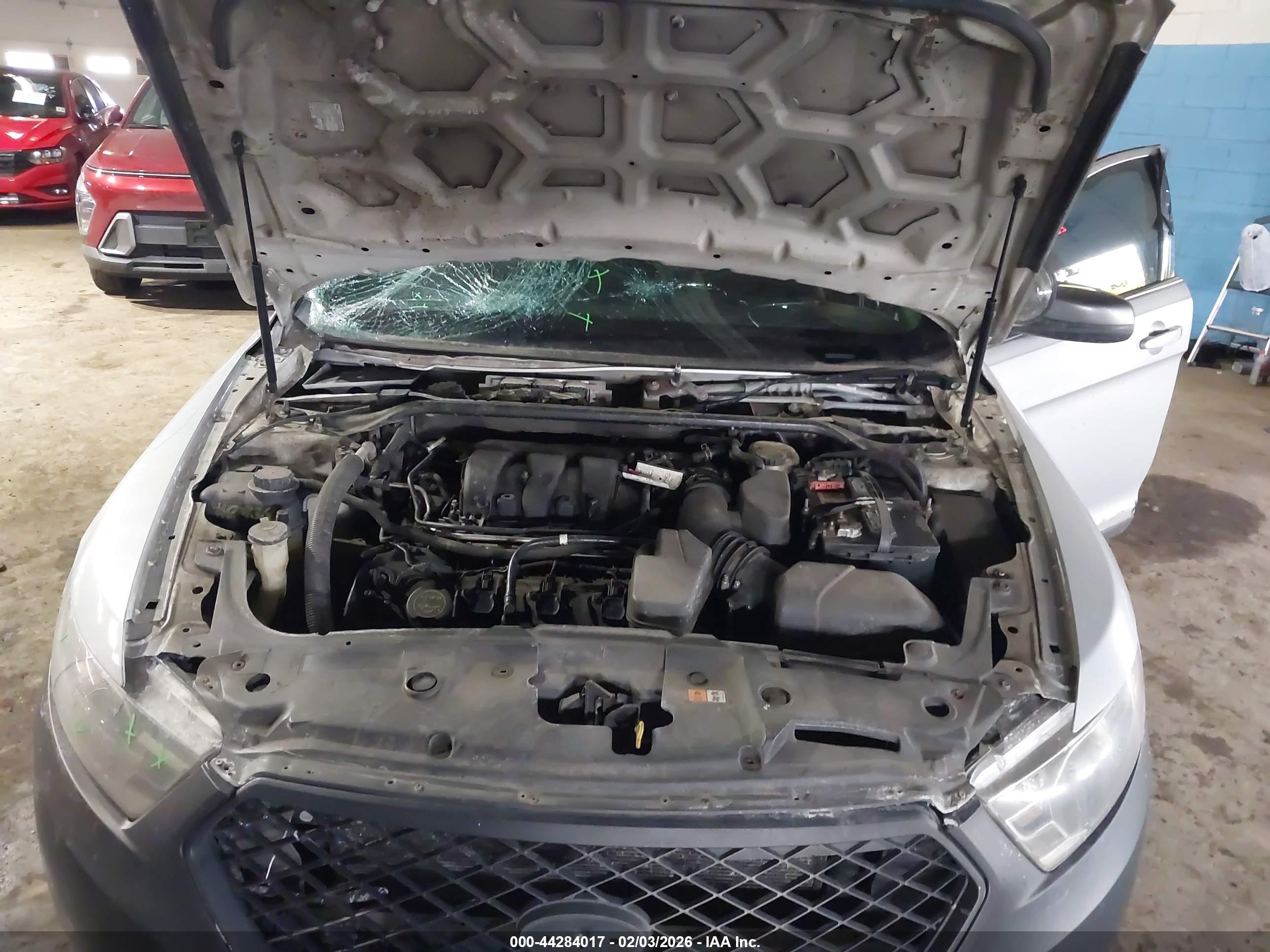 2014 Ford Police Interceptor   Silver vin: 1FAHP2MK4EG124119