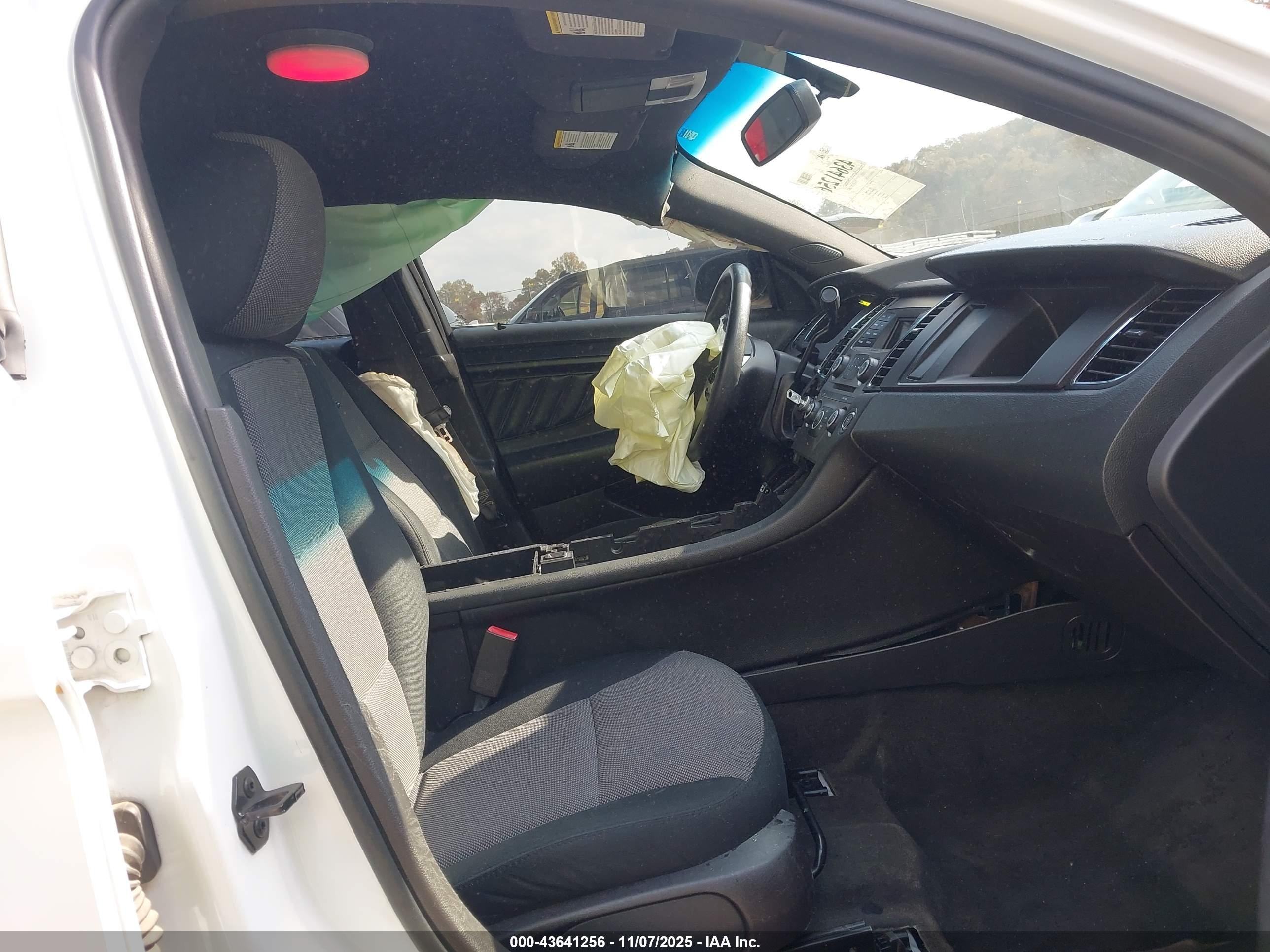 2014 Ford Police Interceptor   White vin: 1FAHP2MK4EG151238