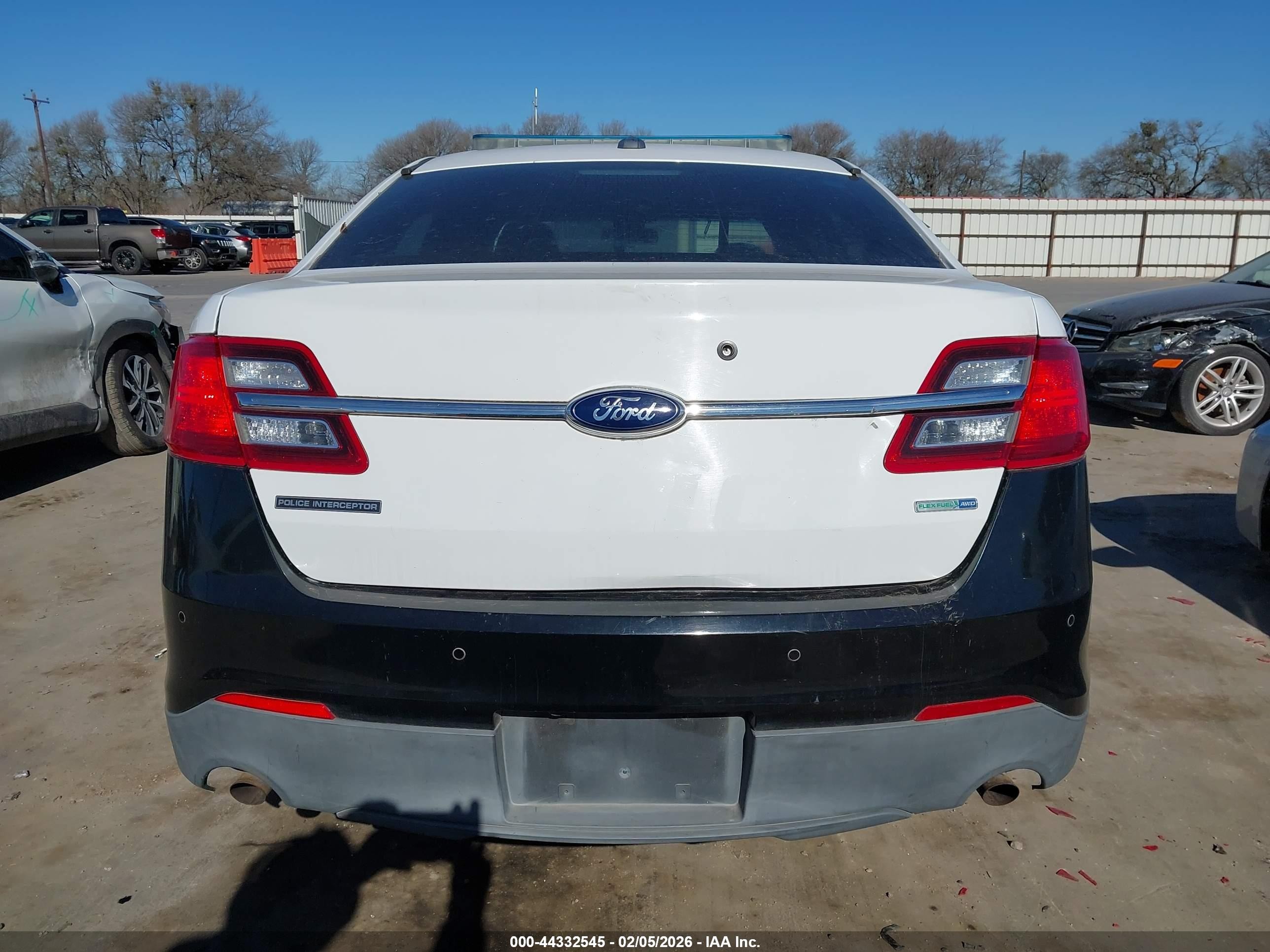 2015 Ford Police Interceptor   White vin: 1FAHP2MK5FG109310