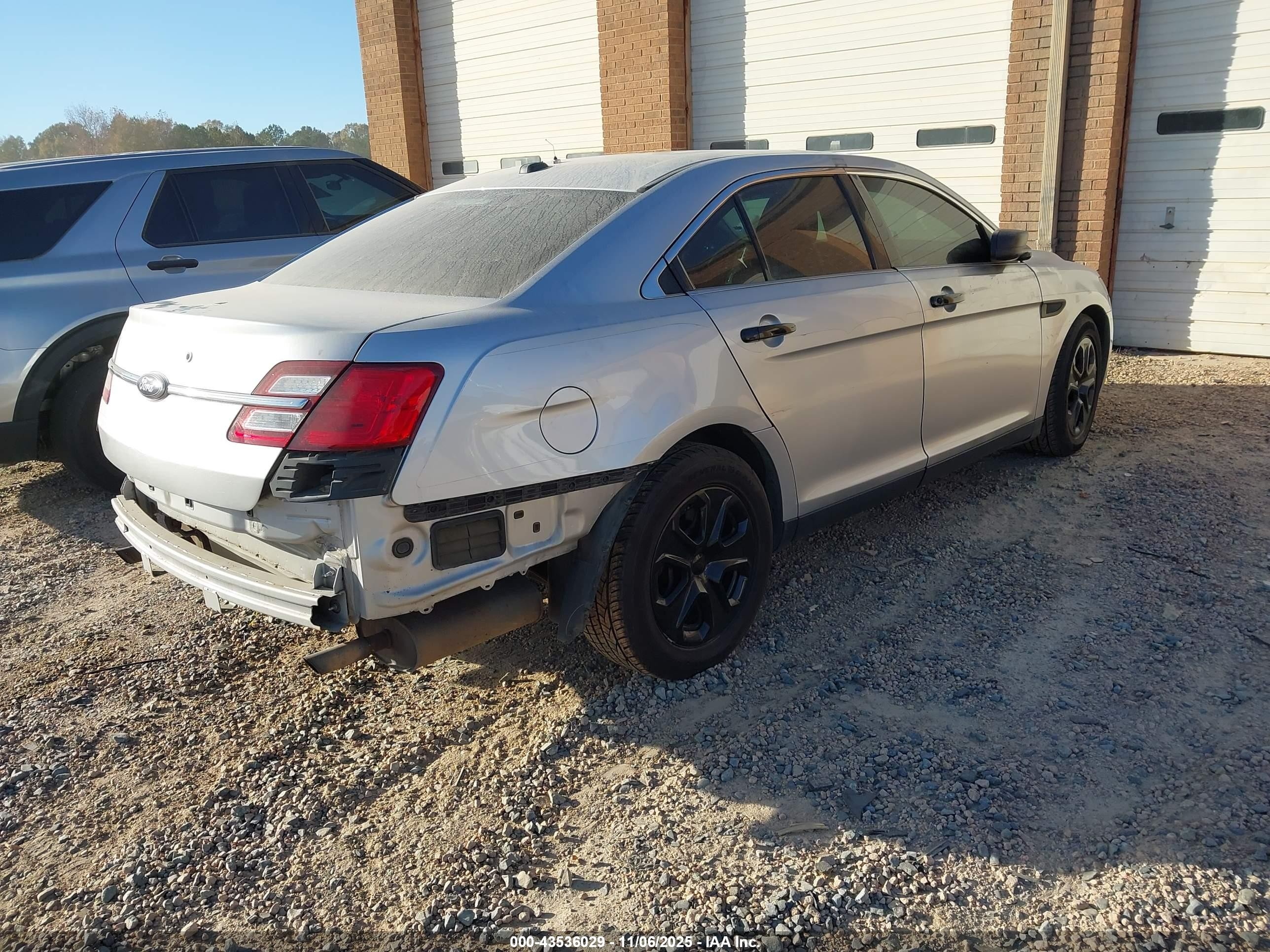2015 Ford Police Interceptor   Silver vin: 1FAHP2MK5FG162069