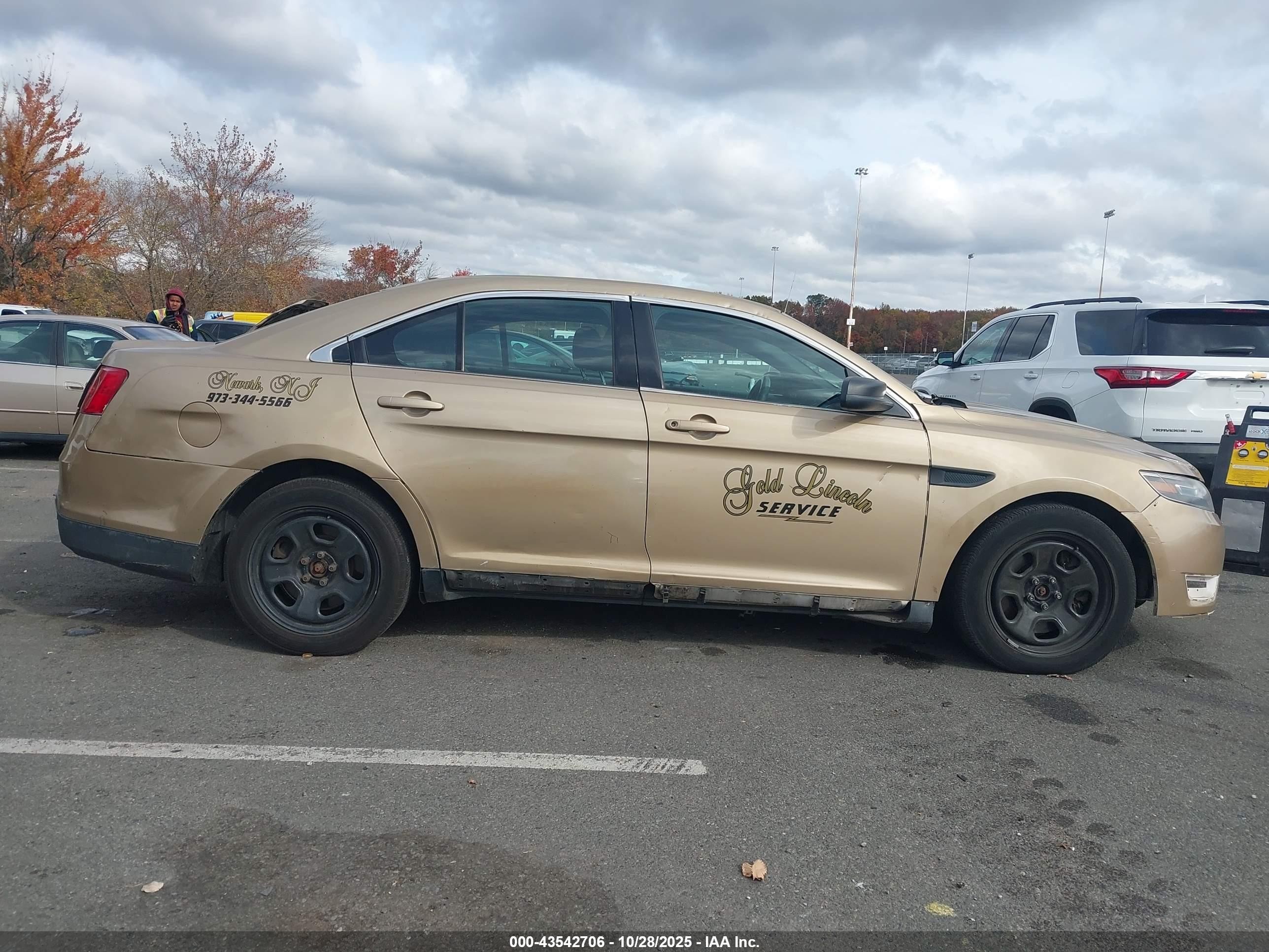 2015 Ford Police Interceptor   Gold vin: 1FAHP2MK5FG178529