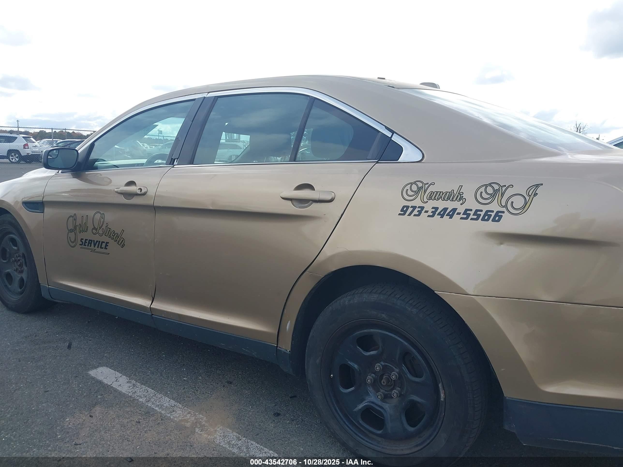 2015 Ford Police Interceptor   Gold vin: 1FAHP2MK5FG178529