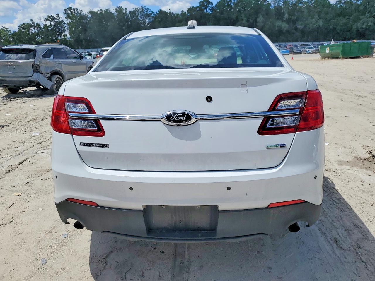 2019 Ford Taurus Police Interceptor White vin: 1FAHP2MK5KG102920