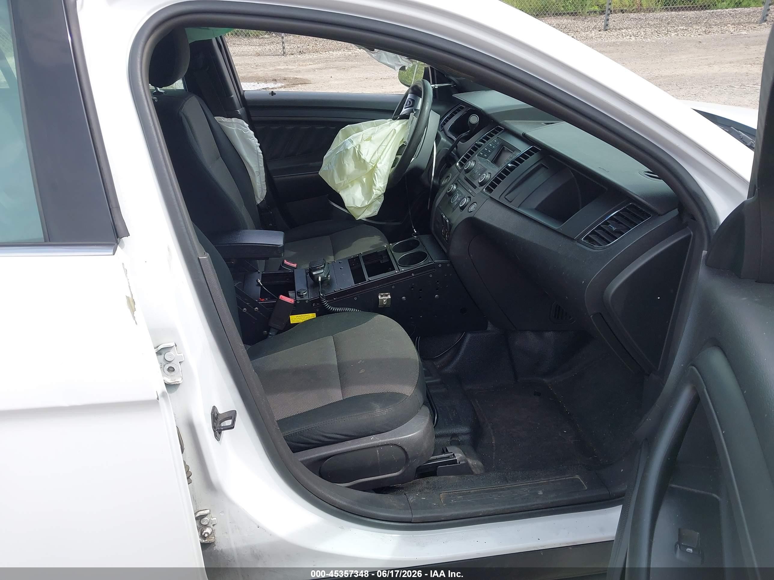 2014 Ford Police Interceptor   White vin: 1FAHP2MK6EG124493