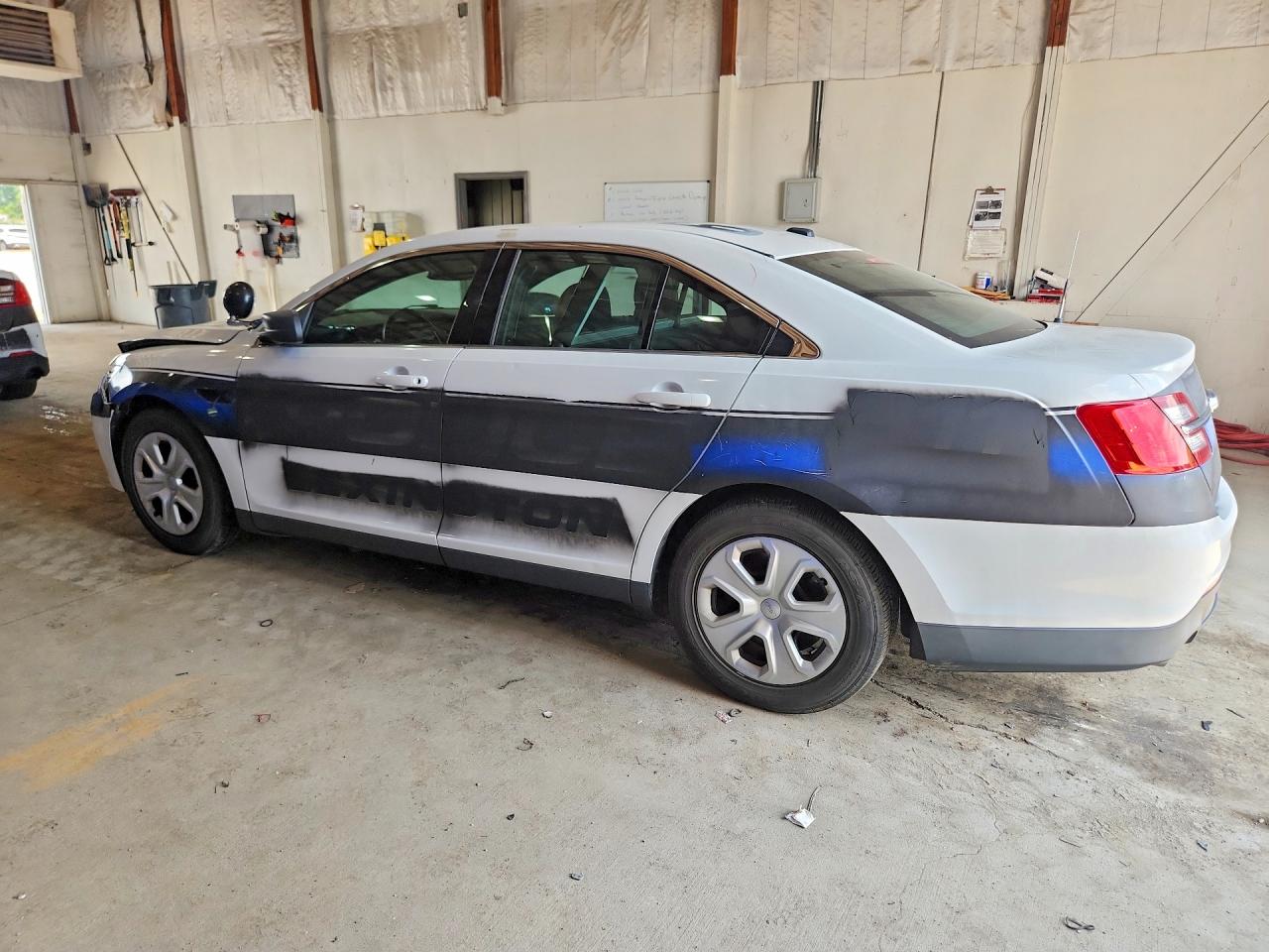 2015 Ford Taurus Police Interceptor Two Tone vin: 1FAHP2MK6FG119635