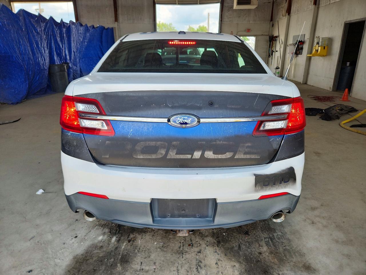 2015 Ford Taurus Police Interceptor Two Tone vin: 1FAHP2MK6FG119635
