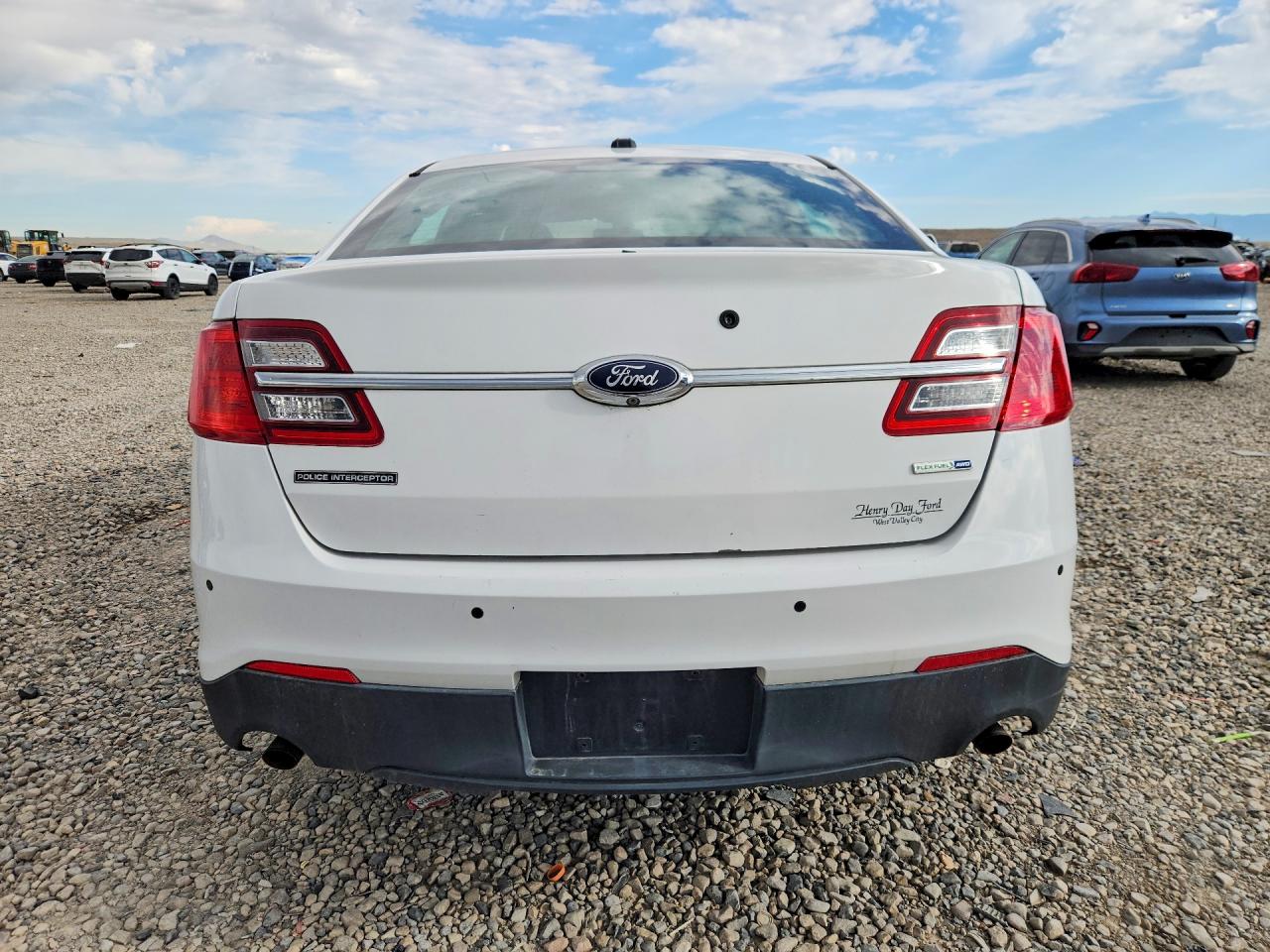 2014 Ford Taurus Police Interceptor Белый vin: 1FAHP2MK7EG127824