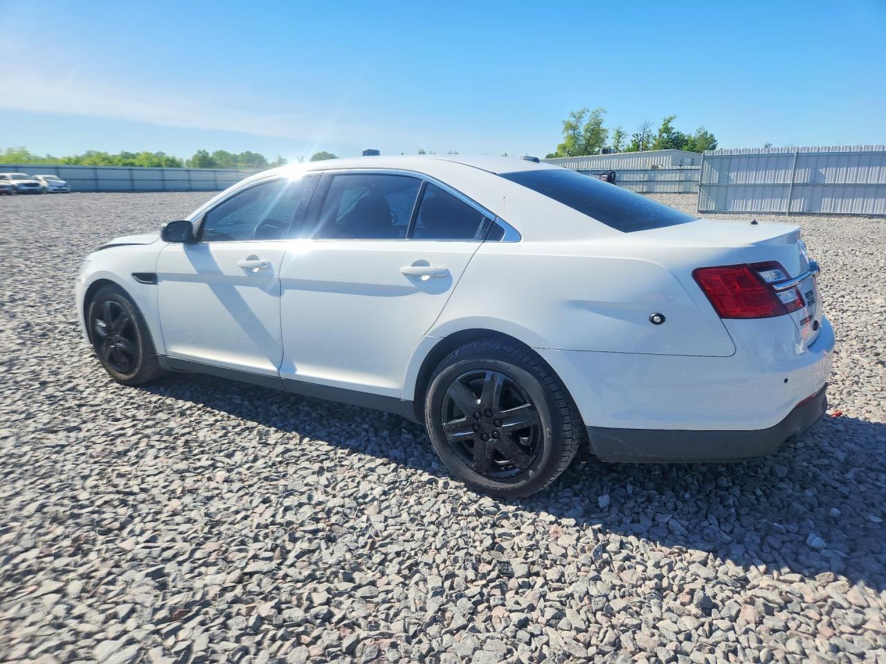 2015 Ford Taurus Police Interceptor White vin: 1FAHP2MK7FG119787