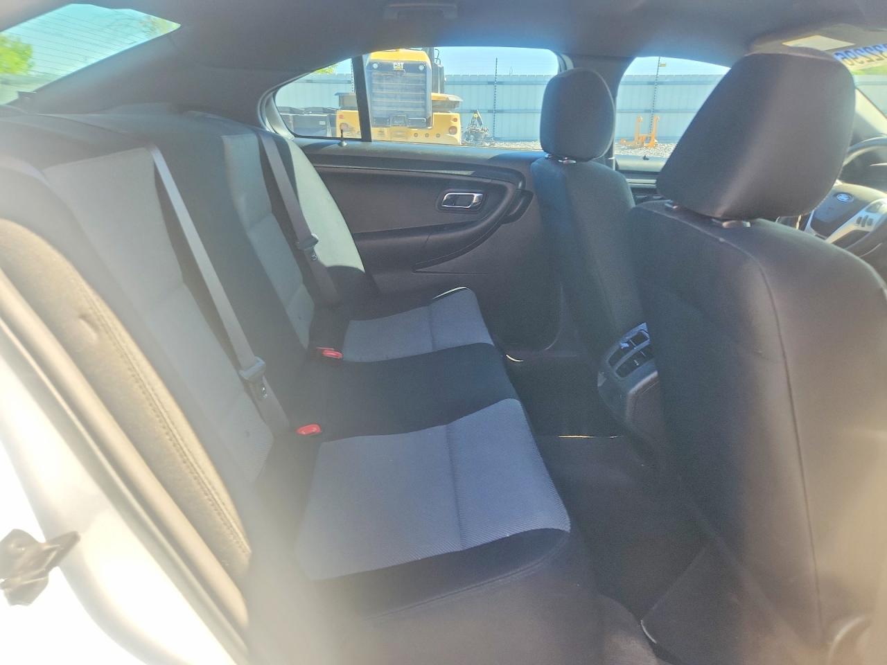 2015 Ford Taurus Police Interceptor White vin: 1FAHP2MK7FG119787