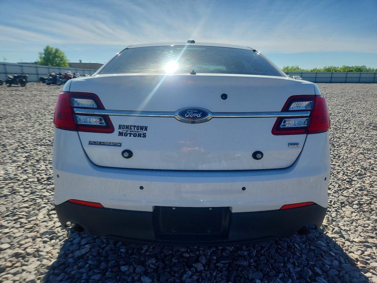 2015 Ford Taurus Police Interceptor White vin: 1FAHP2MK7FG119787