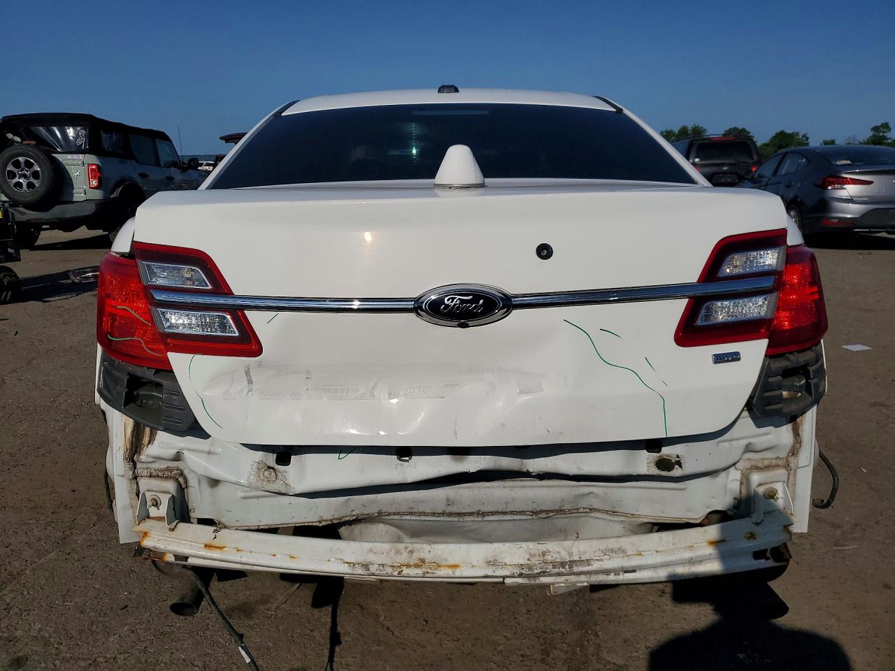 2015 Ford Taurus Police Interceptor Белый vin: 1FAHP2MK7FG203690