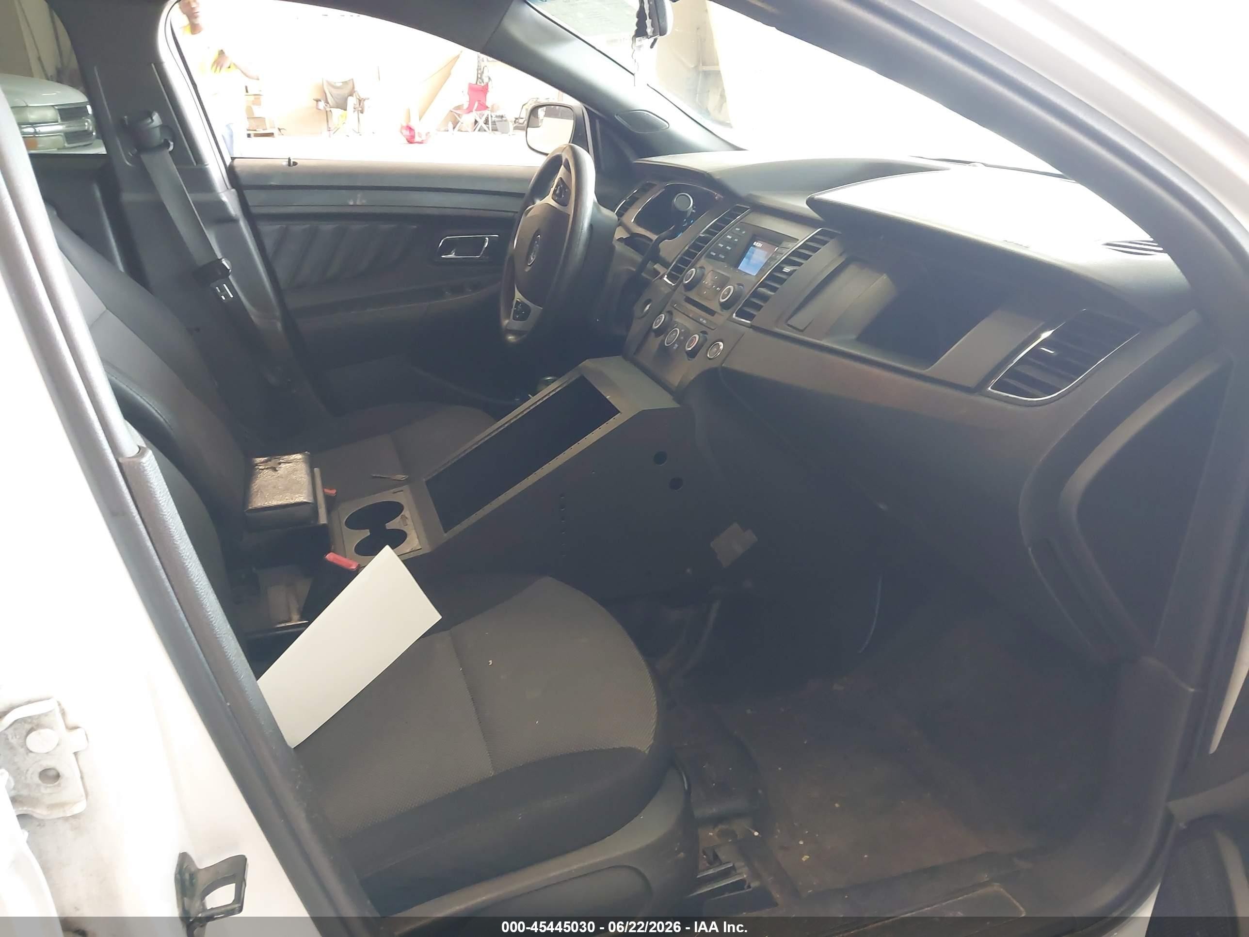 2014 Ford Police Interceptor White vin: 1FAHP2MK8EG178555