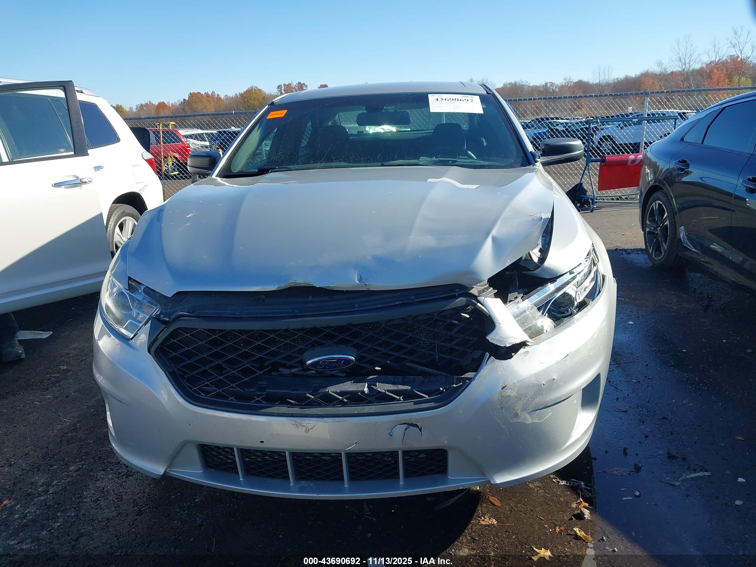 2015 Ford Police Interceptor   Silver vin: 1FAHP2MK8FG109253