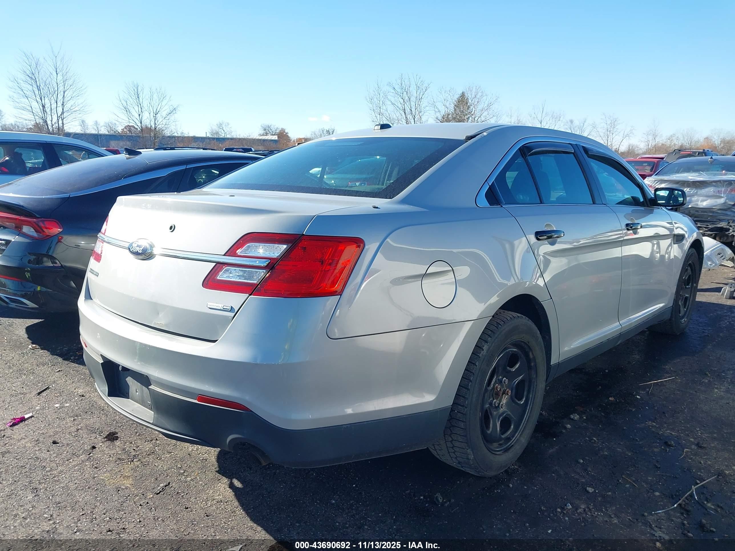 2015 Ford Police Interceptor   Silver vin: 1FAHP2MK8FG109253