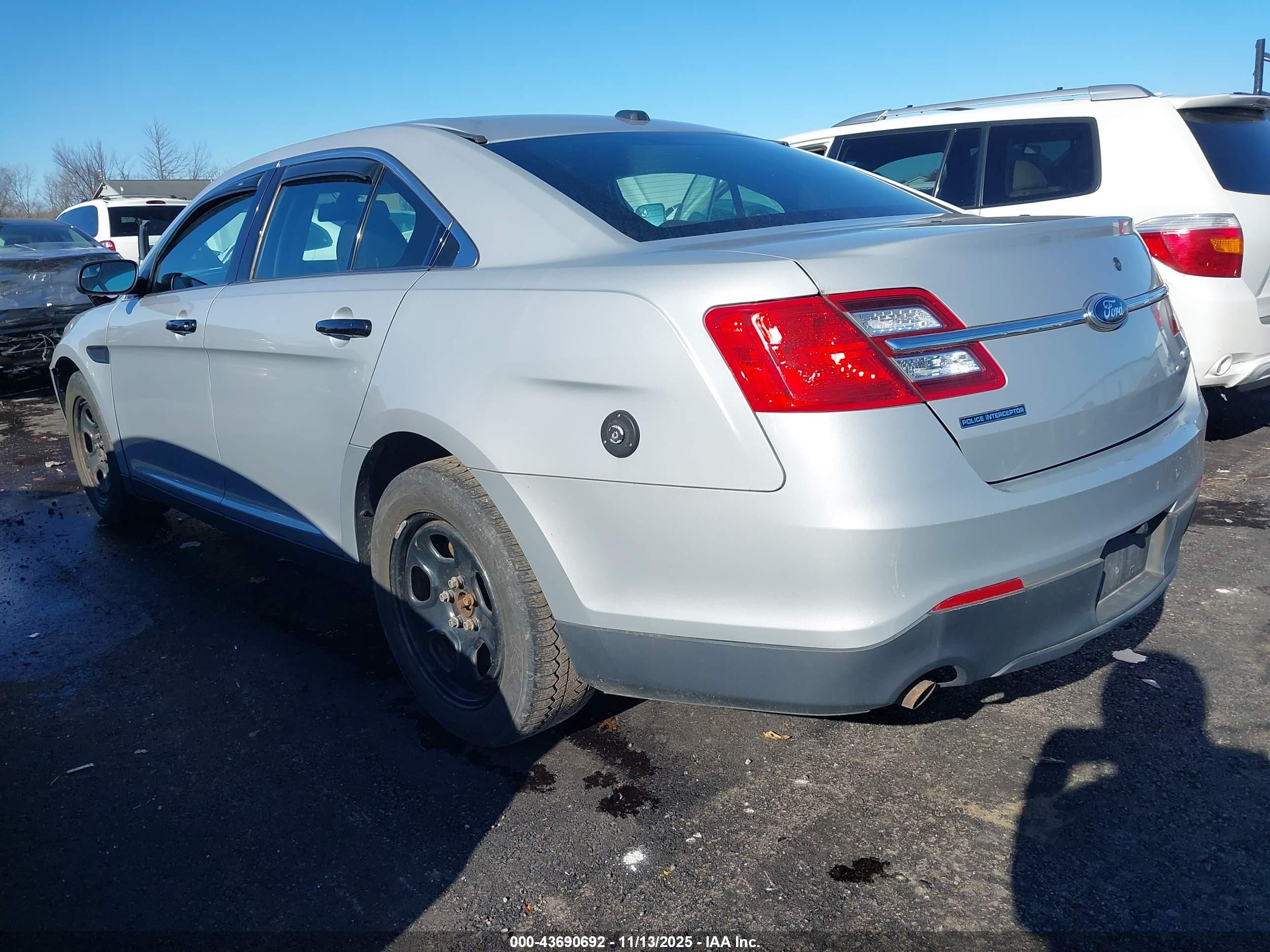 2015 Ford Police Interceptor   Silver vin: 1FAHP2MK8FG109253