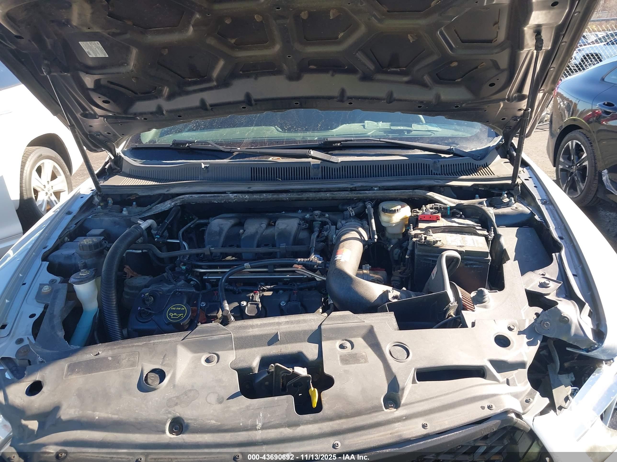 2015 Ford Police Interceptor   Silver vin: 1FAHP2MK8FG109253