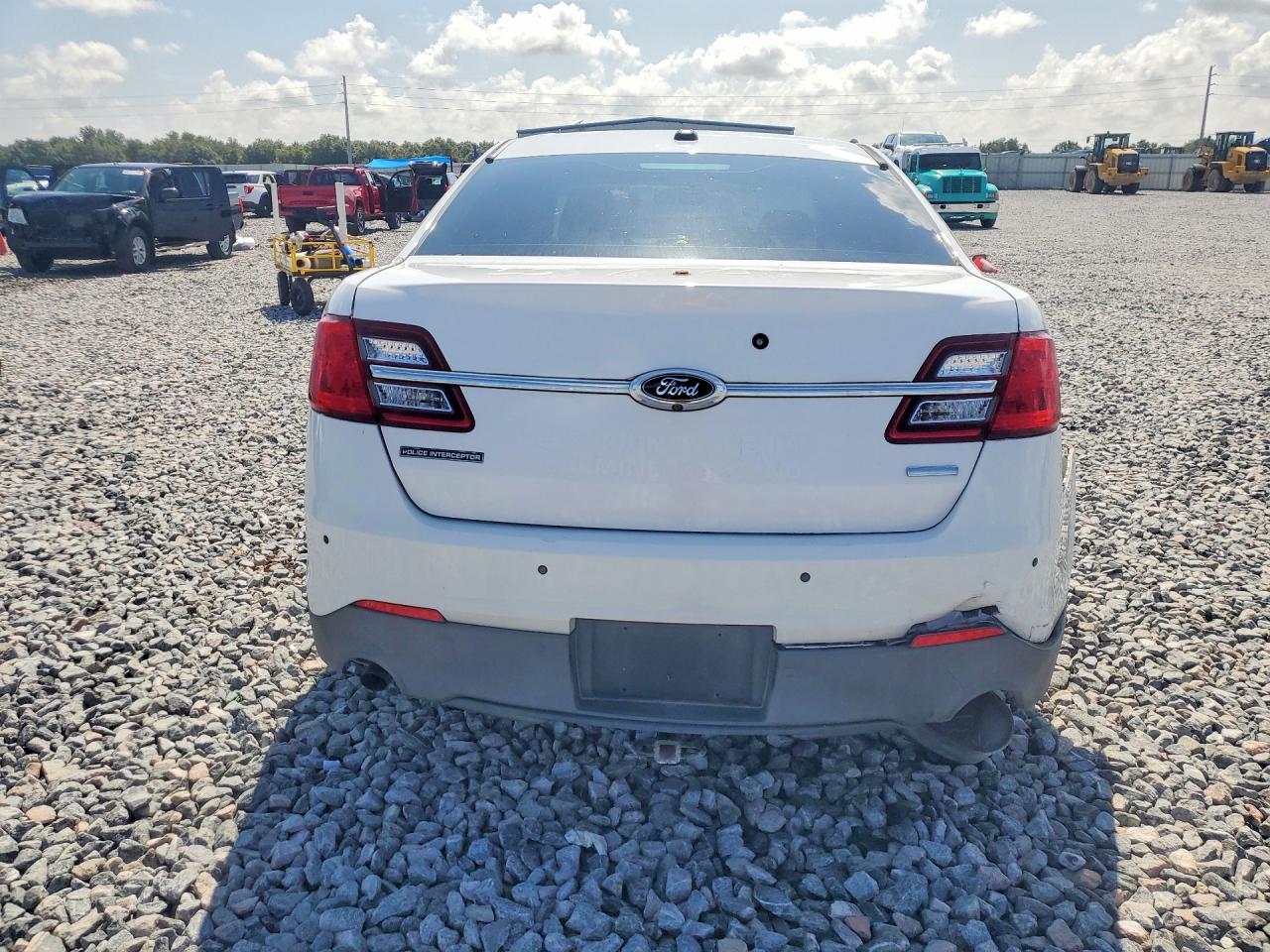 2015 Ford Taurus White vin: 1FAHP2MK8FG135741