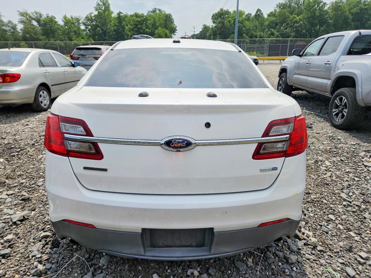 2015 Ford Taurus Police Interceptor White vin: 1FAHP2MK8FG176001