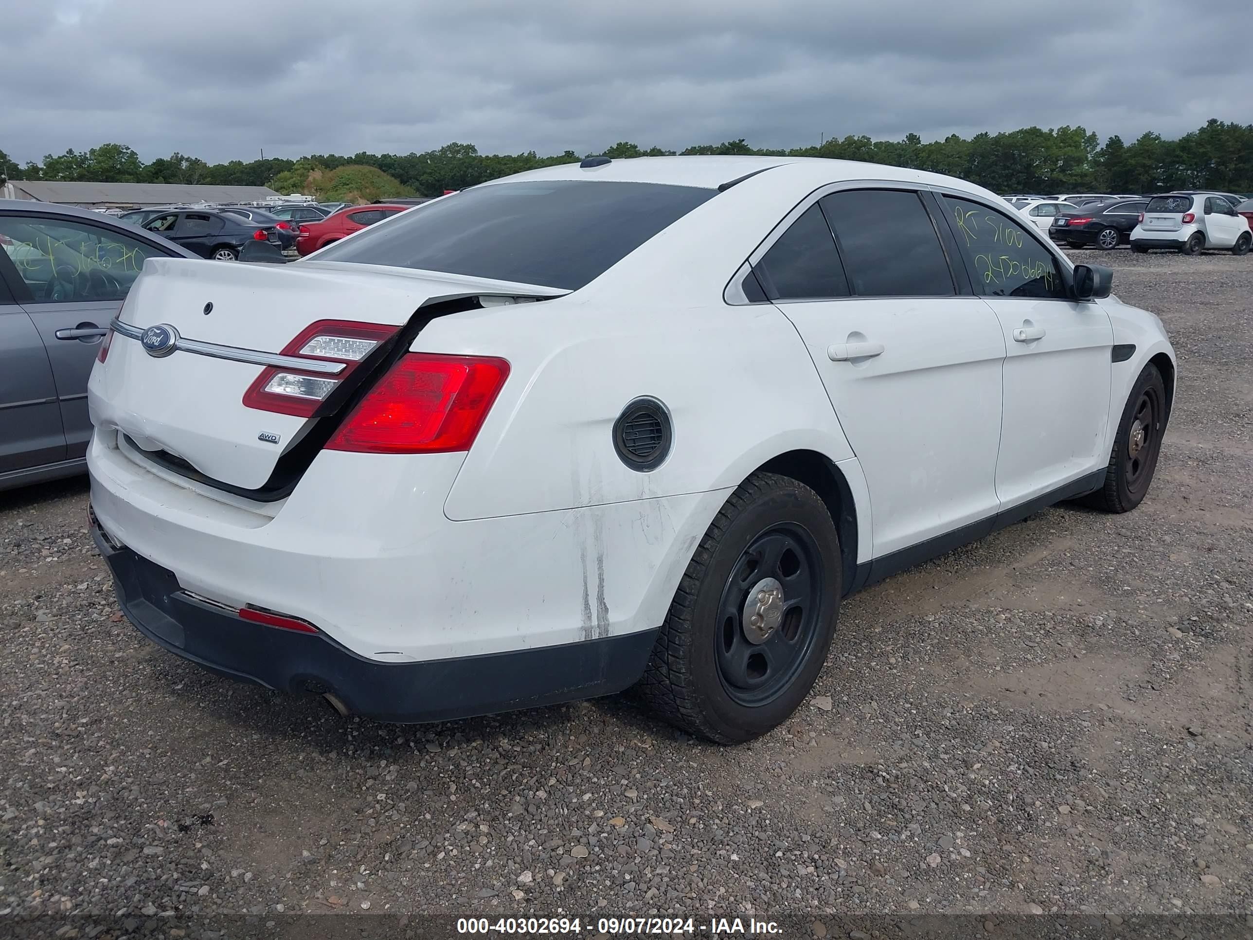 2014 Ford Police Interceptor   White vin: 1FAHP2MK9EG185837