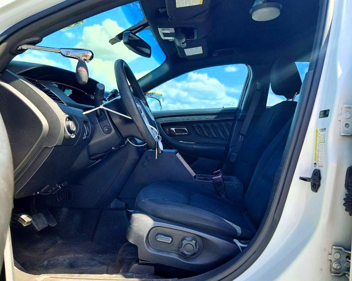 2015 Ford Taurus Police Interceptor White vin: 1FAHP2MK9FG135747