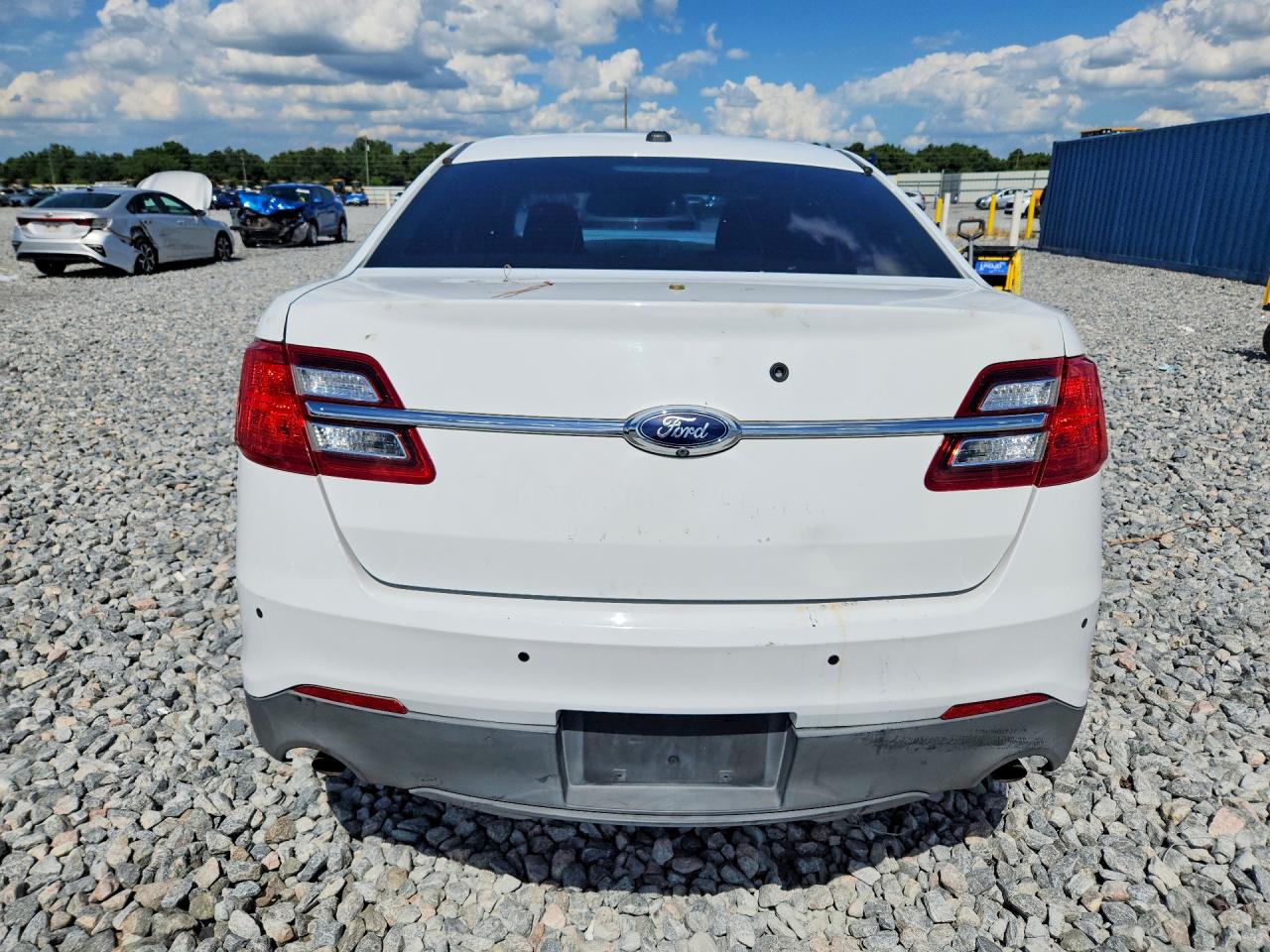 2015 Ford Taurus Police Interceptor White vin: 1FAHP2MK9FG135747