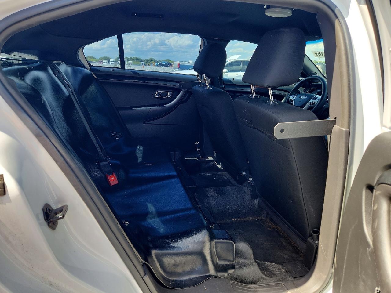 2015 Ford Taurus Police Interceptor White vin: 1FAHP2MK9FG135747