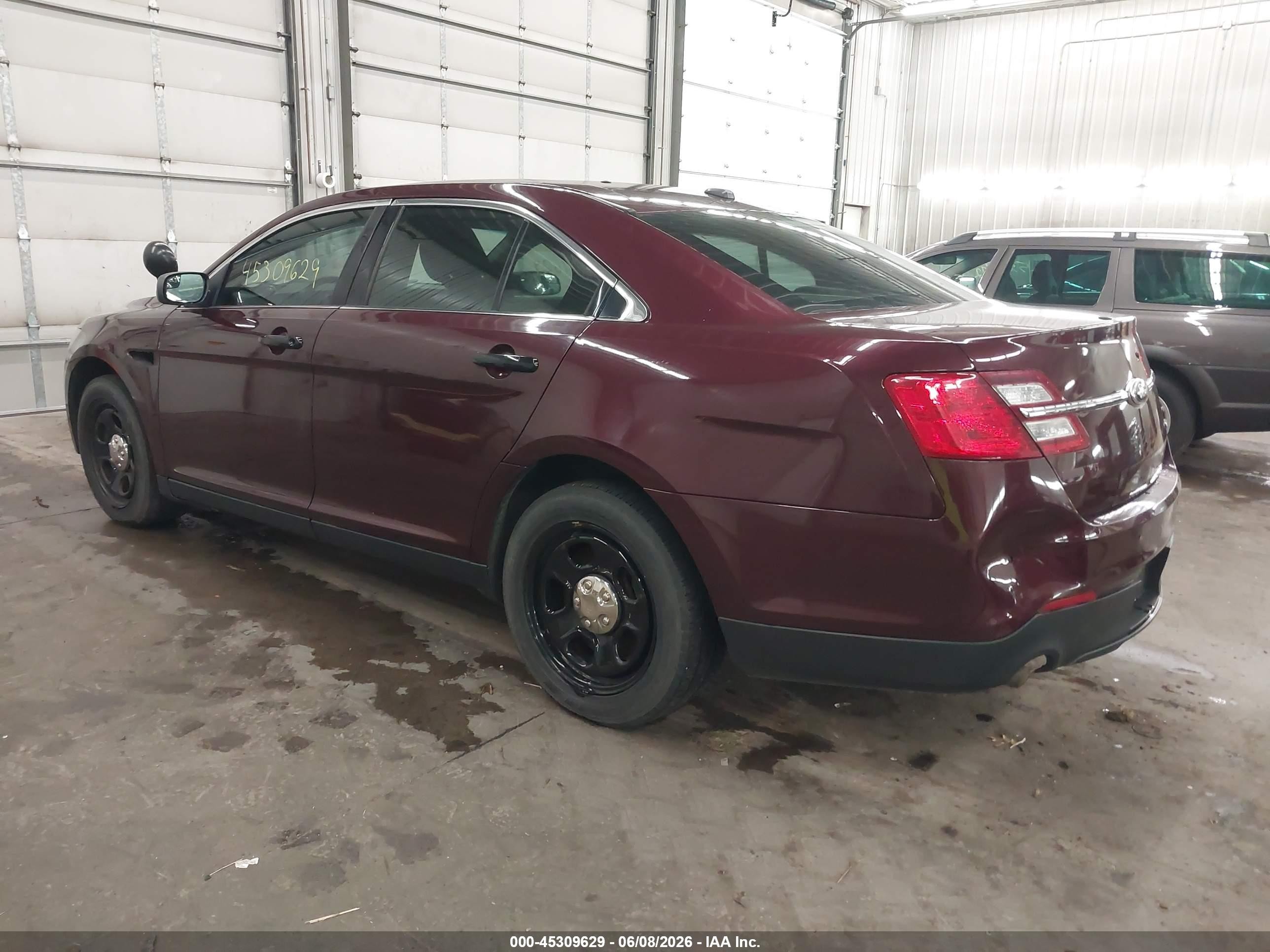 2015 Ford Police Interceptor Maroon vin: 1FAHP2MK9FG150362