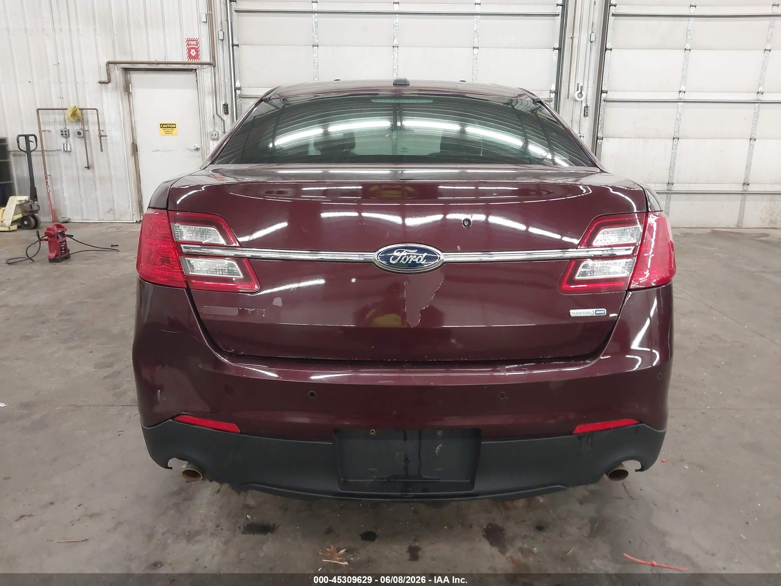 2015 Ford Police Interceptor Maroon vin: 1FAHP2MK9FG150362