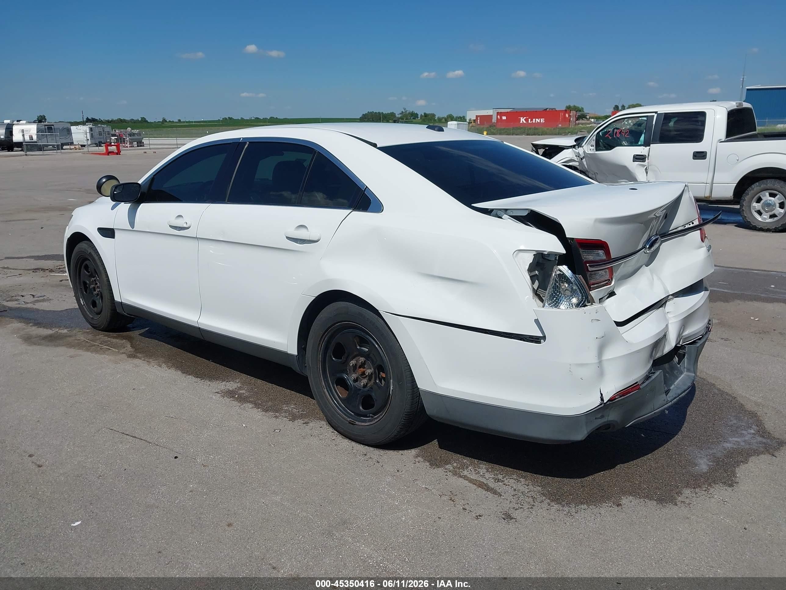 2014 Ford Police Interceptor   Белый vin: 1FAHP2MKXEG166472