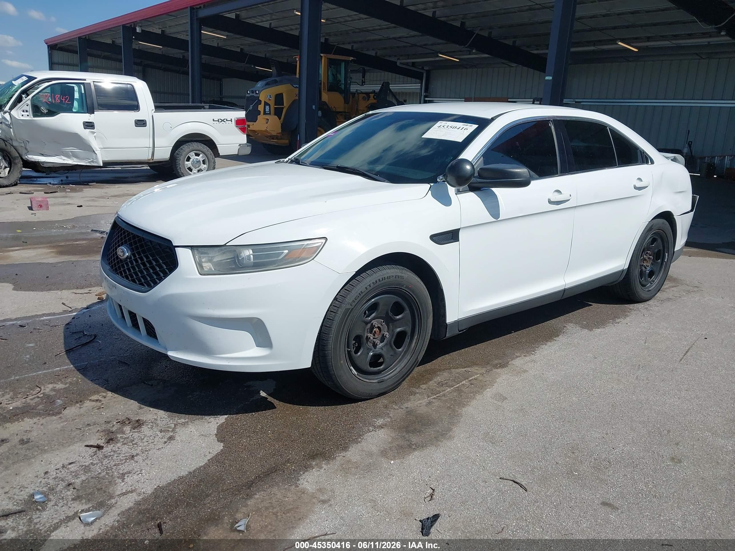 2014 Ford Police Interceptor   Белый vin: 1FAHP2MKXEG166472