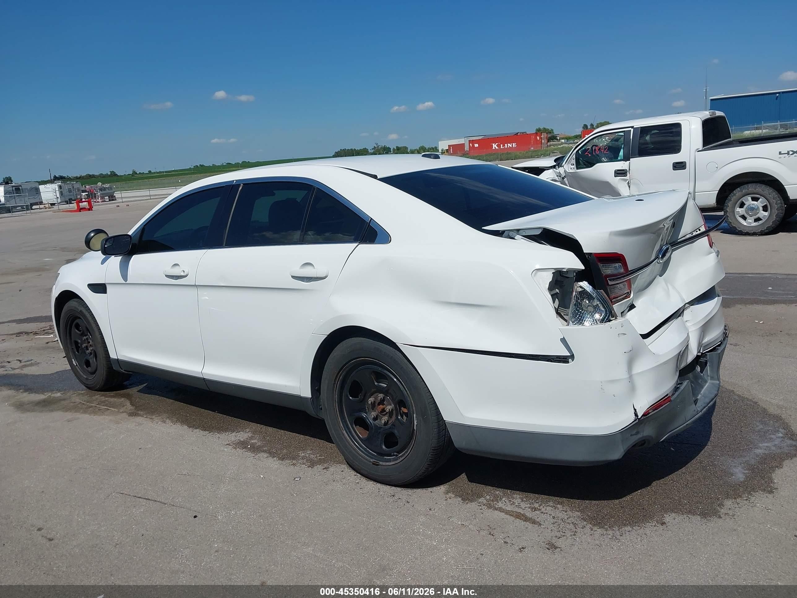 2014 Ford Police Interceptor   Белый vin: 1FAHP2MKXEG166472