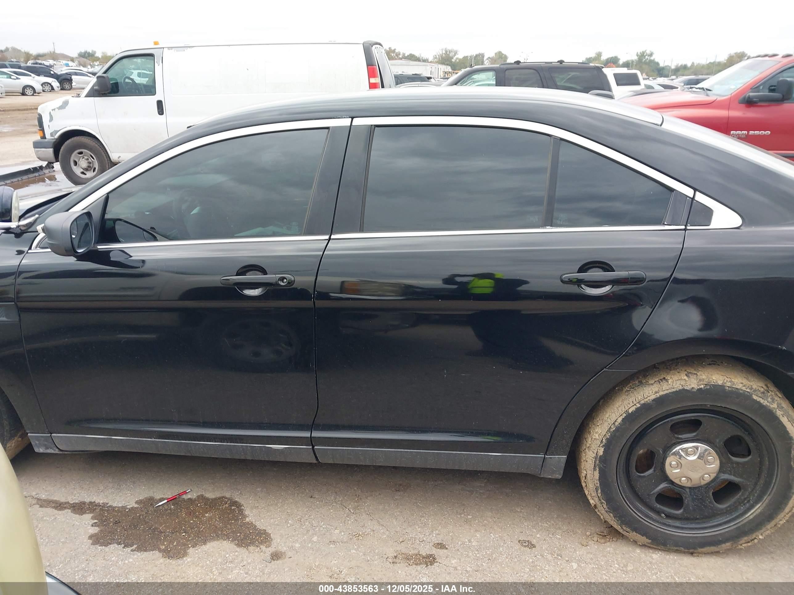2014 Ford Police Interceptor   Черный vin: 1FAHP2MT1EG153733