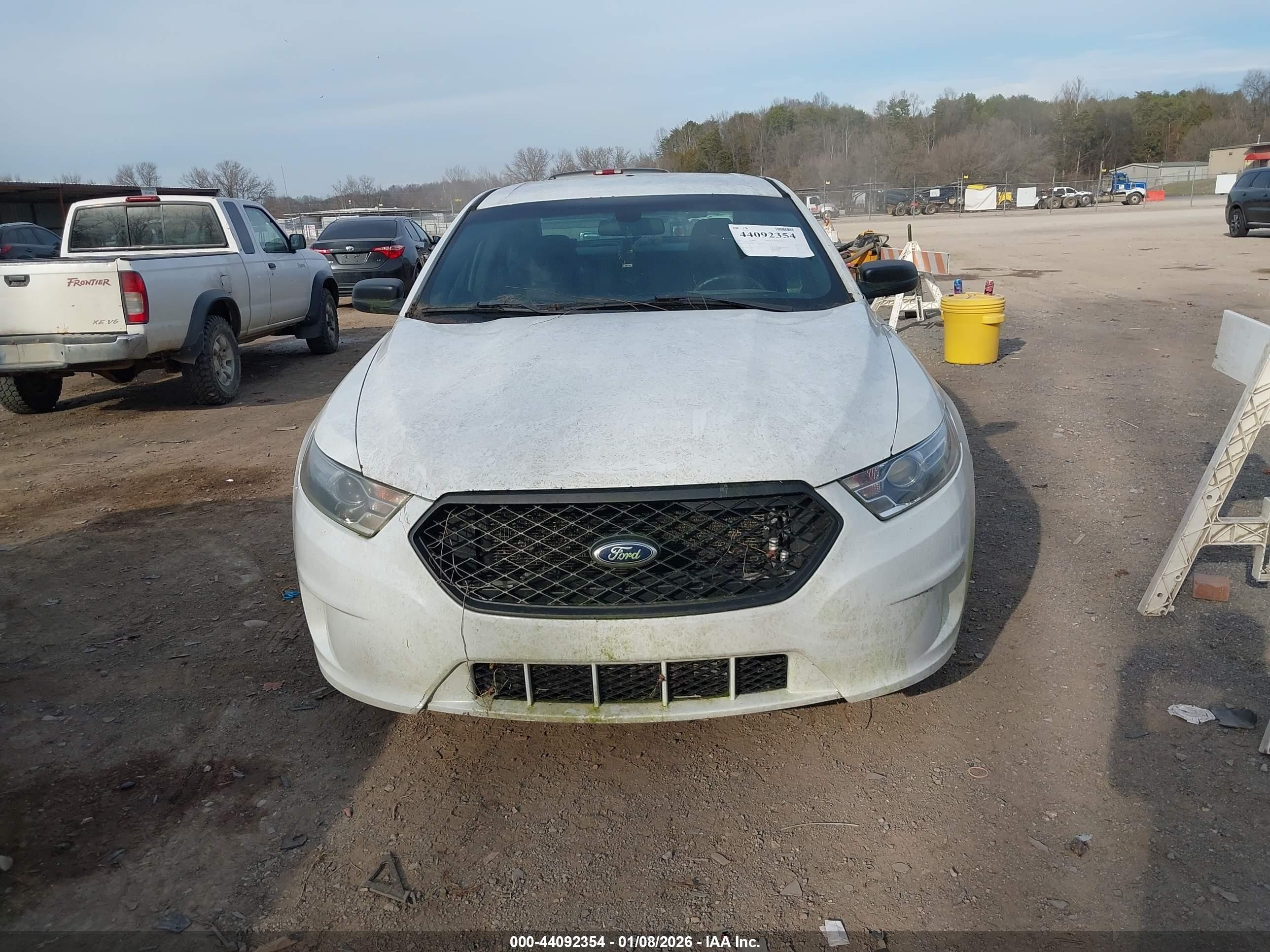 2014 Ford Police Interceptor   Белый vin: 1FAHP2MT5EG155159