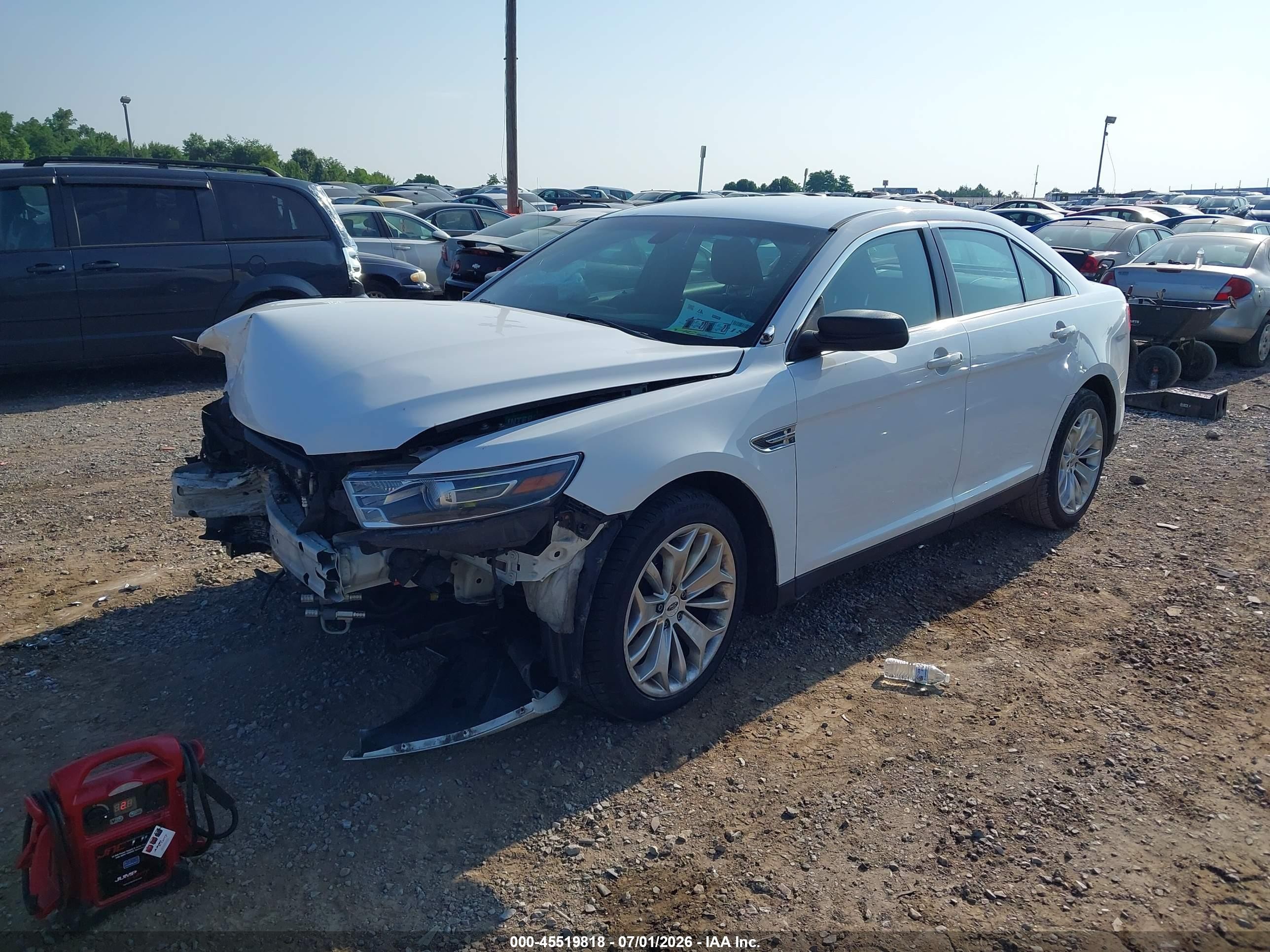 2015 Ford Police Interceptor   White vin: 1FAHP2MT5FG182220
