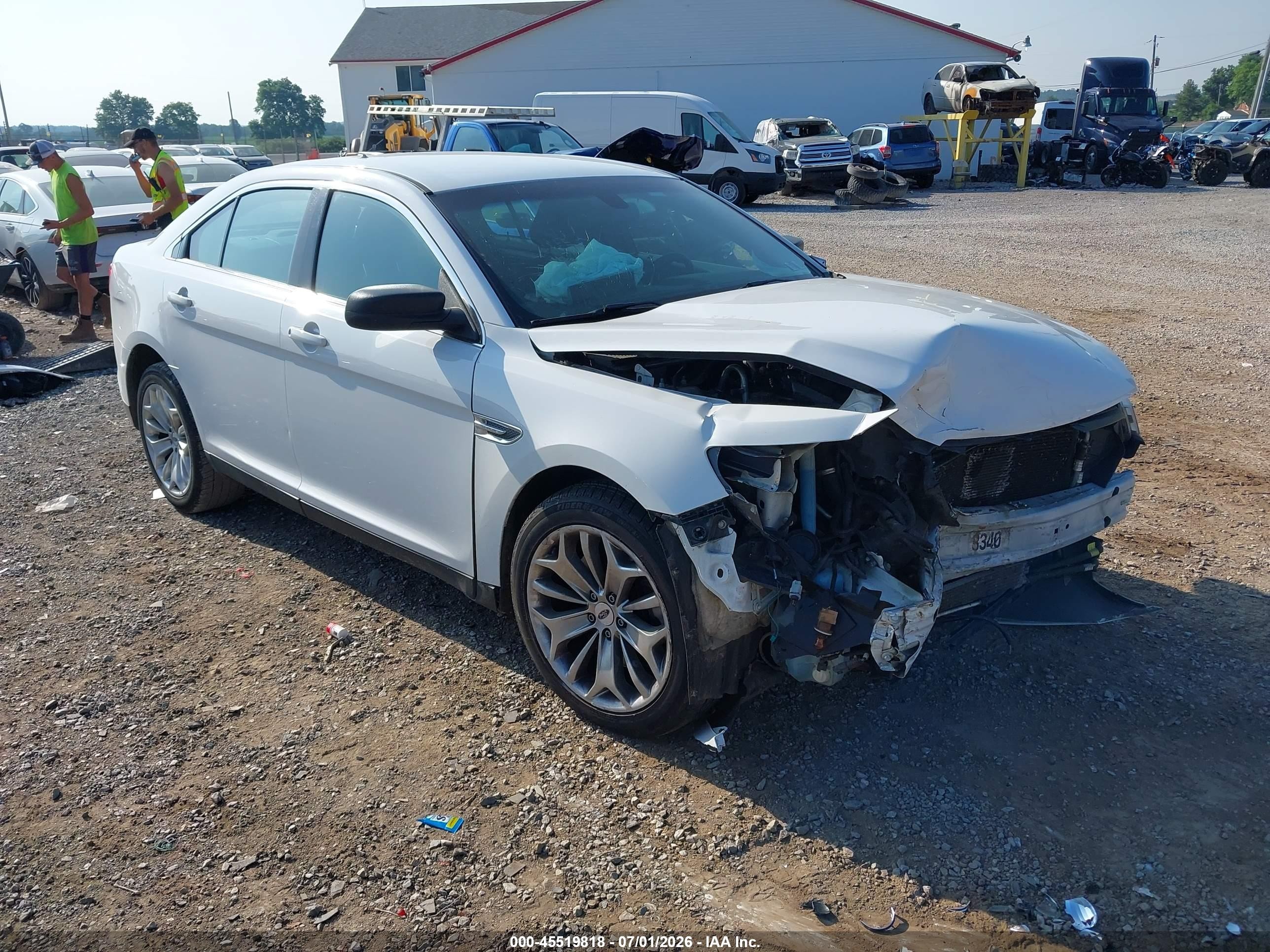 2015 Ford Police Interceptor   White vin: 1FAHP2MT5FG182220
