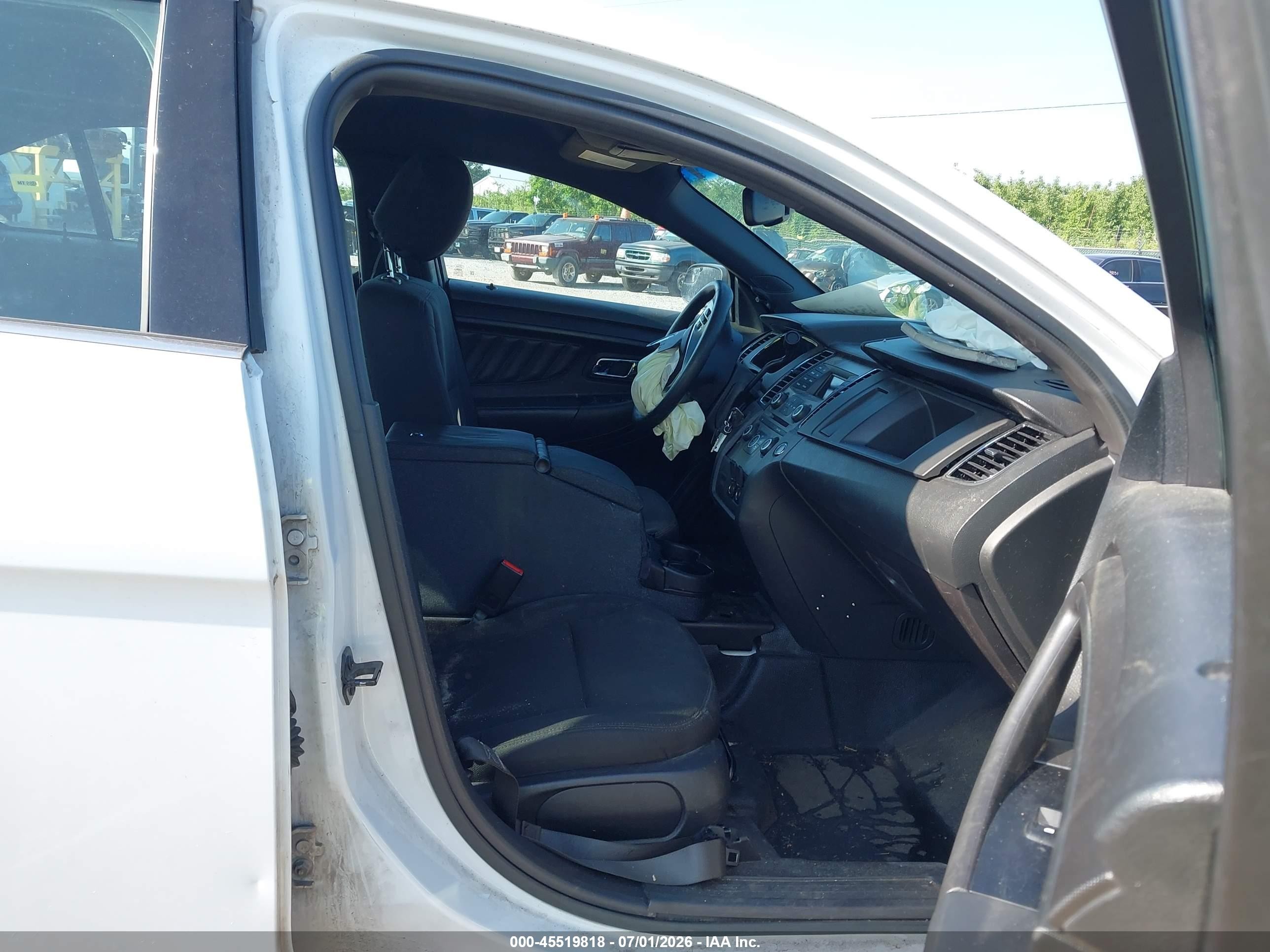 2015 Ford Police Interceptor   White vin: 1FAHP2MT5FG182220