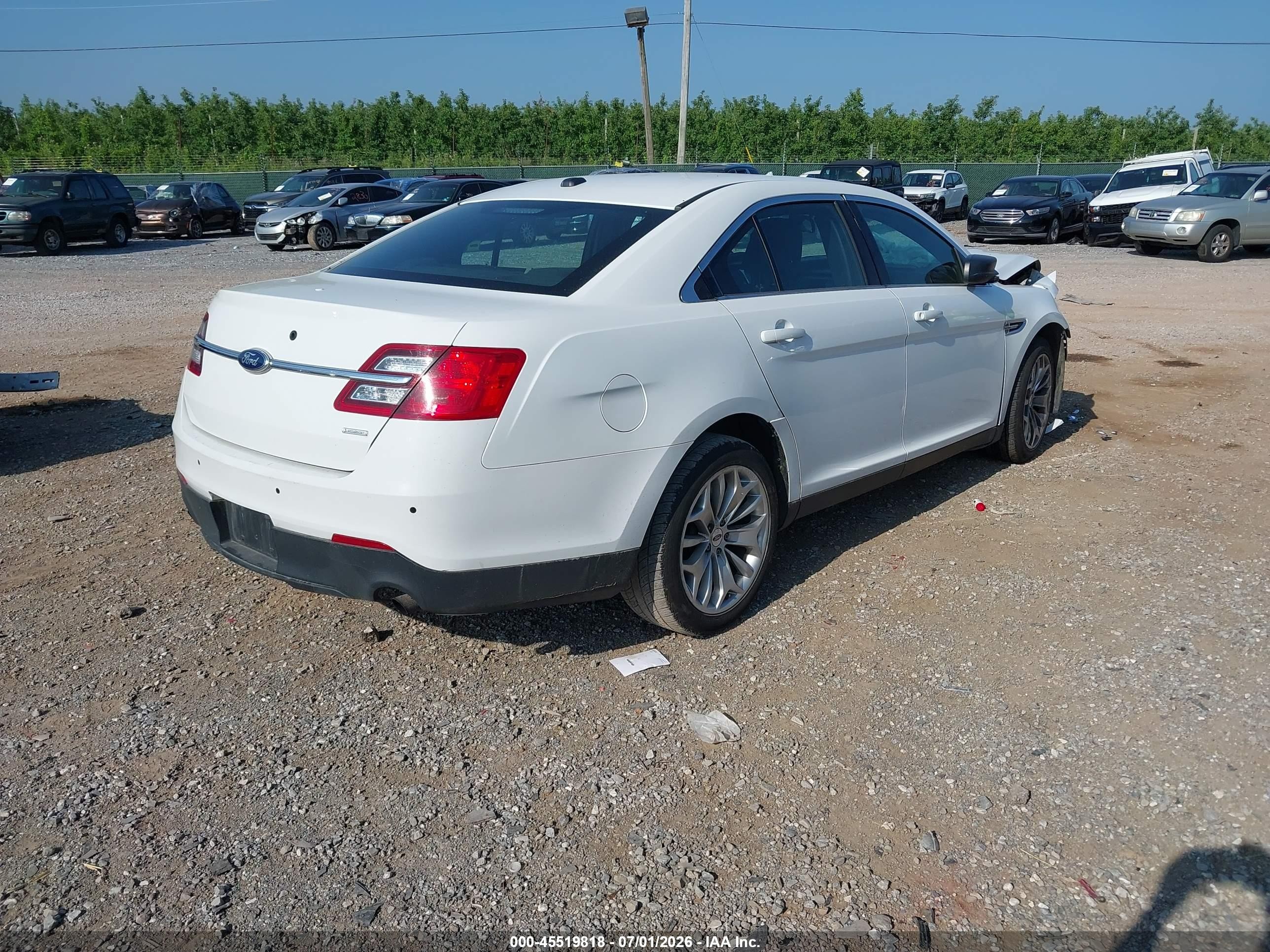 2015 Ford Police Interceptor   White vin: 1FAHP2MT5FG182220