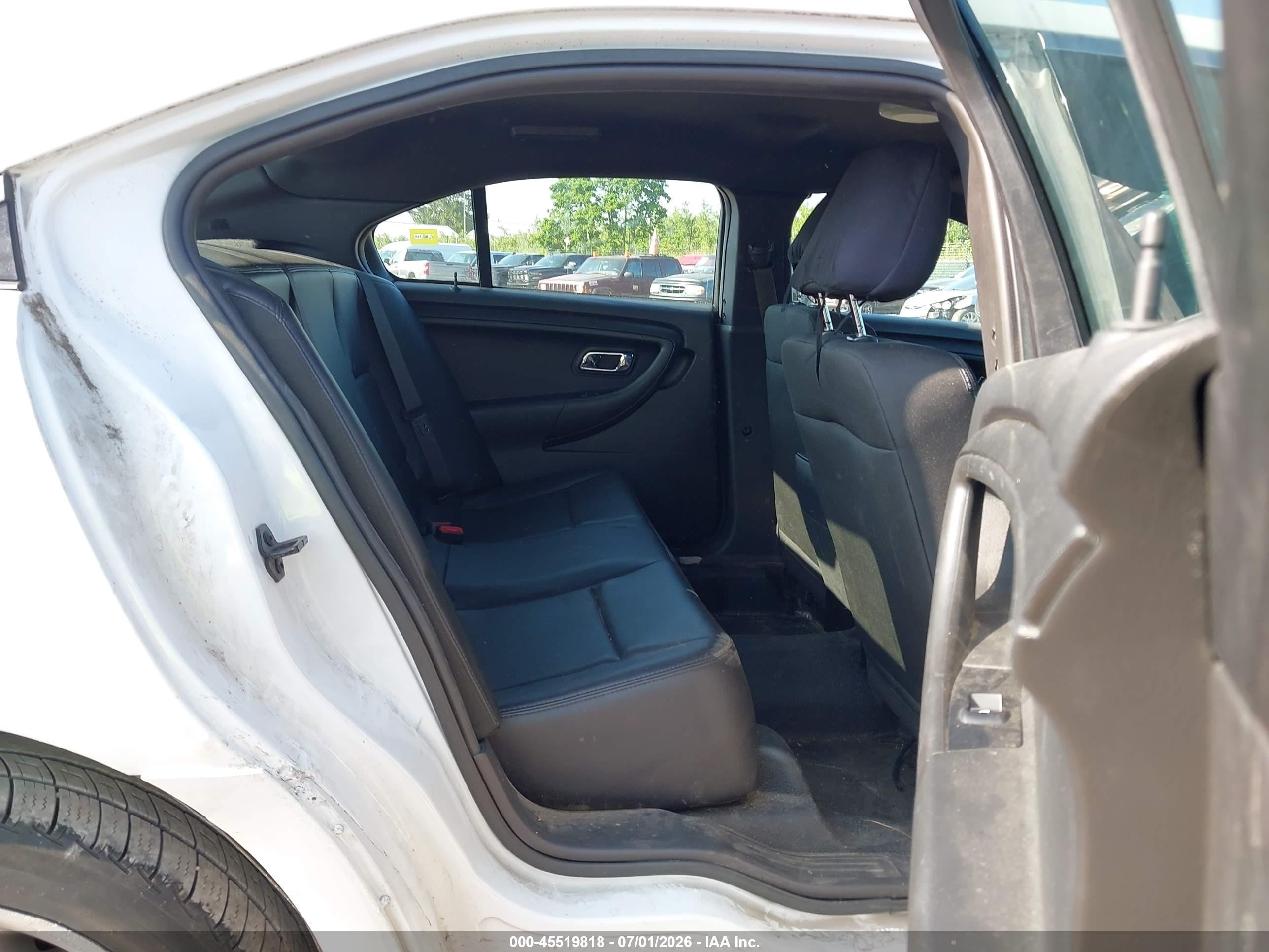 2015 Ford Police Interceptor   White vin: 1FAHP2MT5FG182220