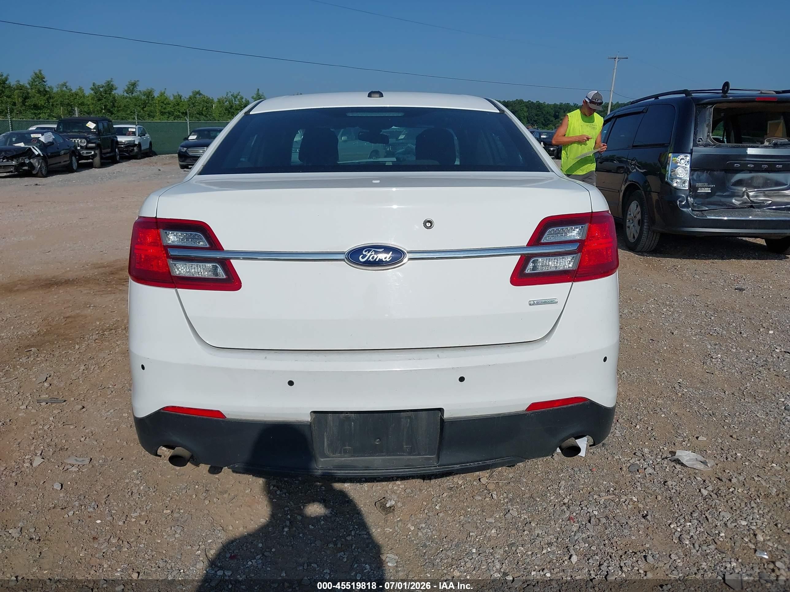 2015 Ford Police Interceptor   White vin: 1FAHP2MT5FG182220